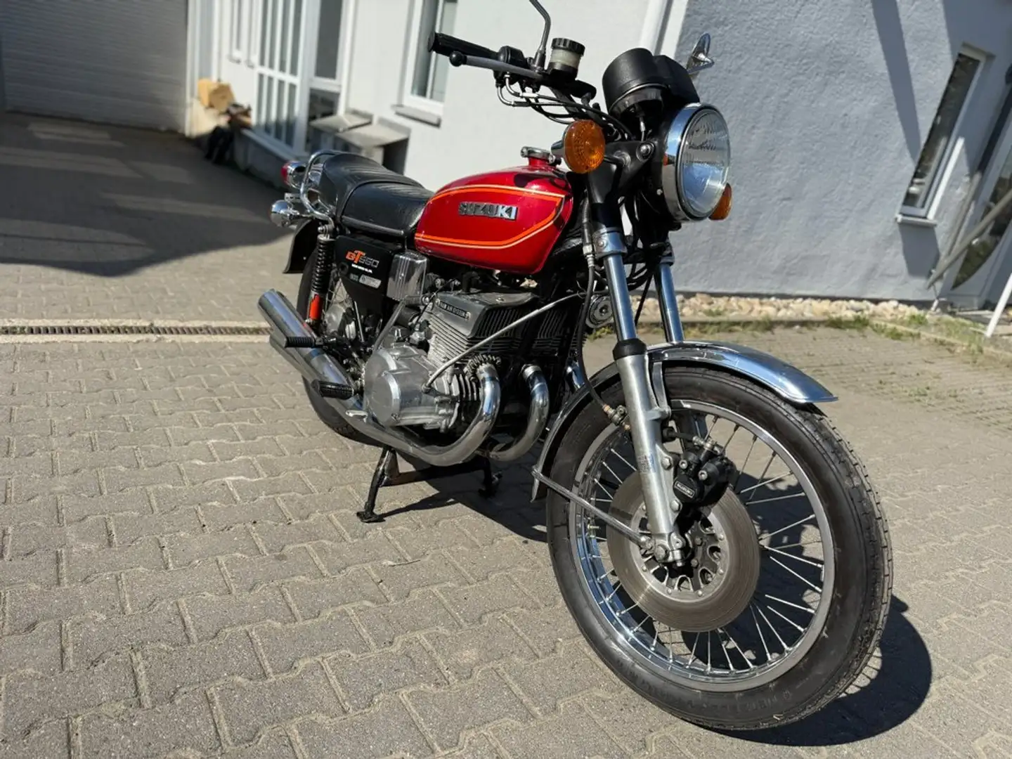 Suzuki GT 550 - 1