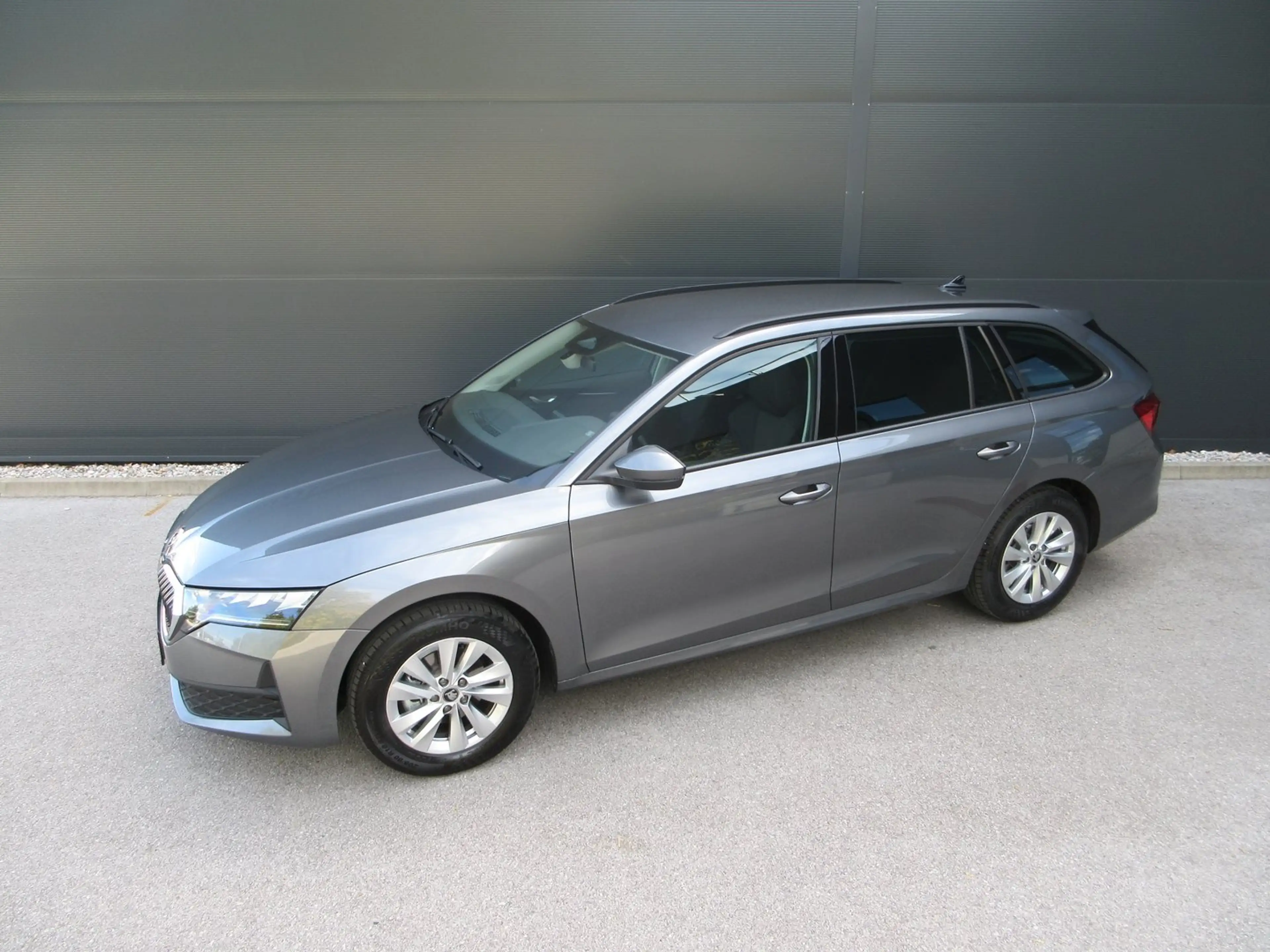 Skoda Octavia Essence TSI — photo 2