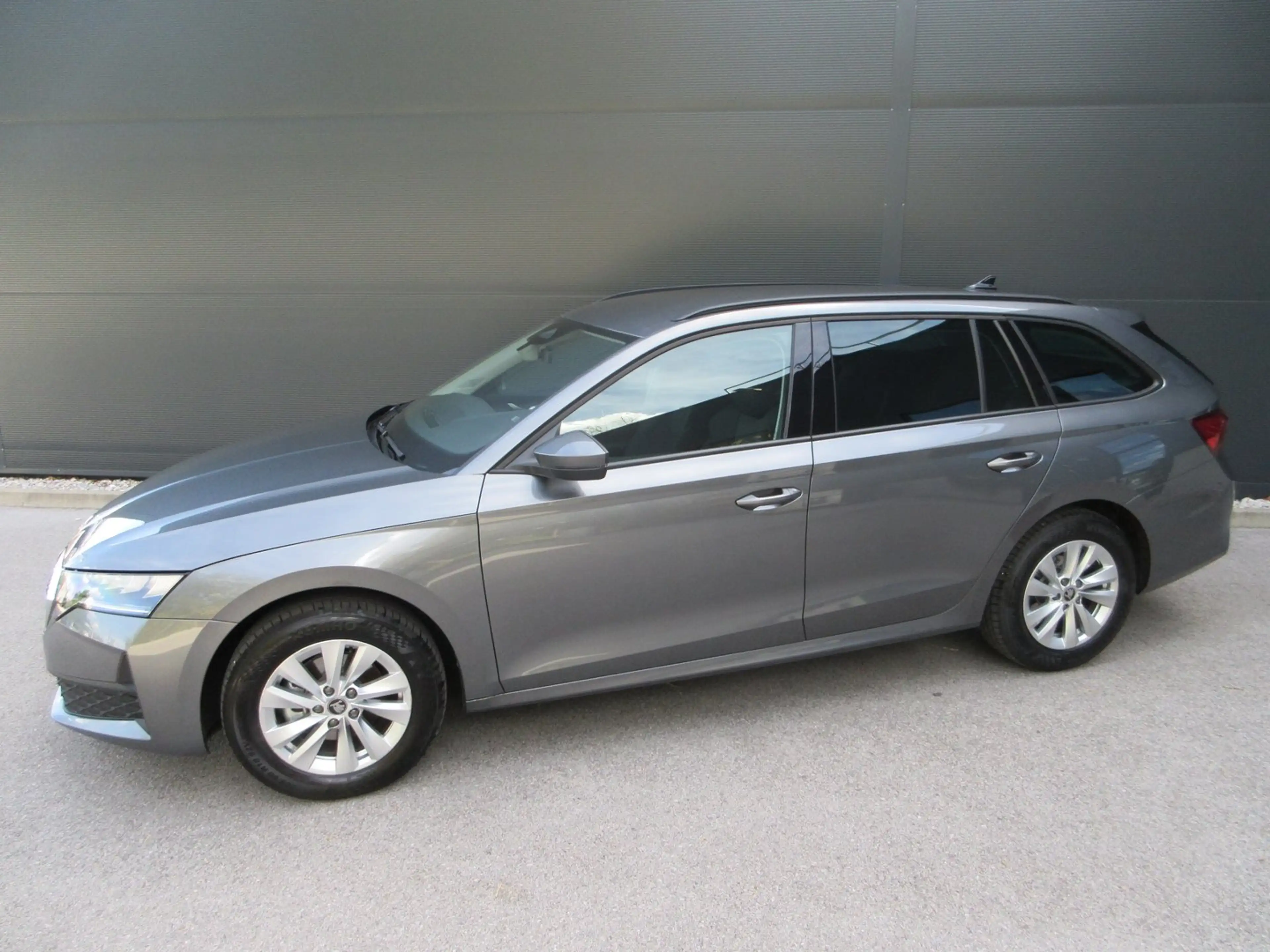Skoda Octavia Essence TSI — photo 3