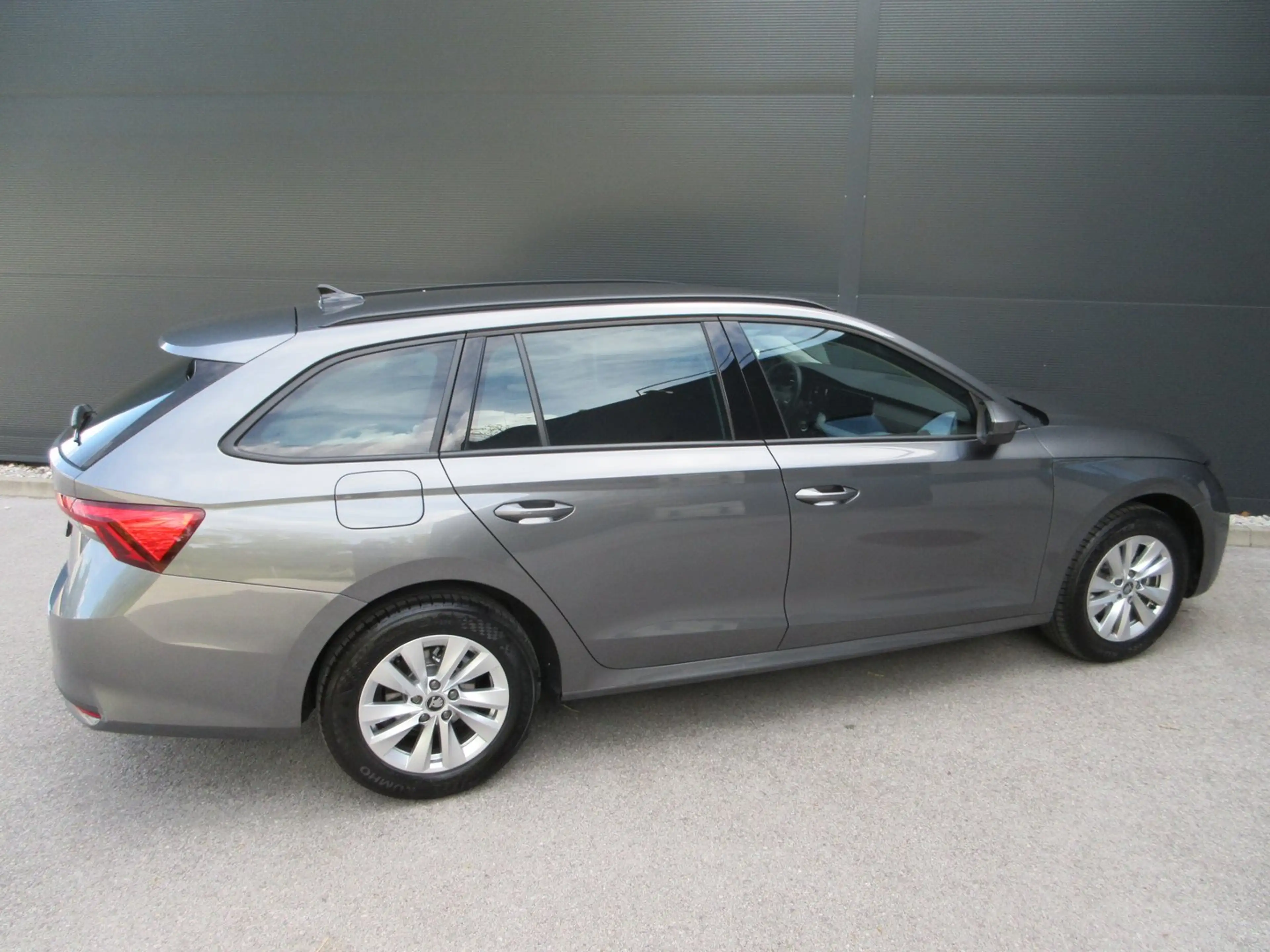 Skoda Octavia Essence TSI — photo 8