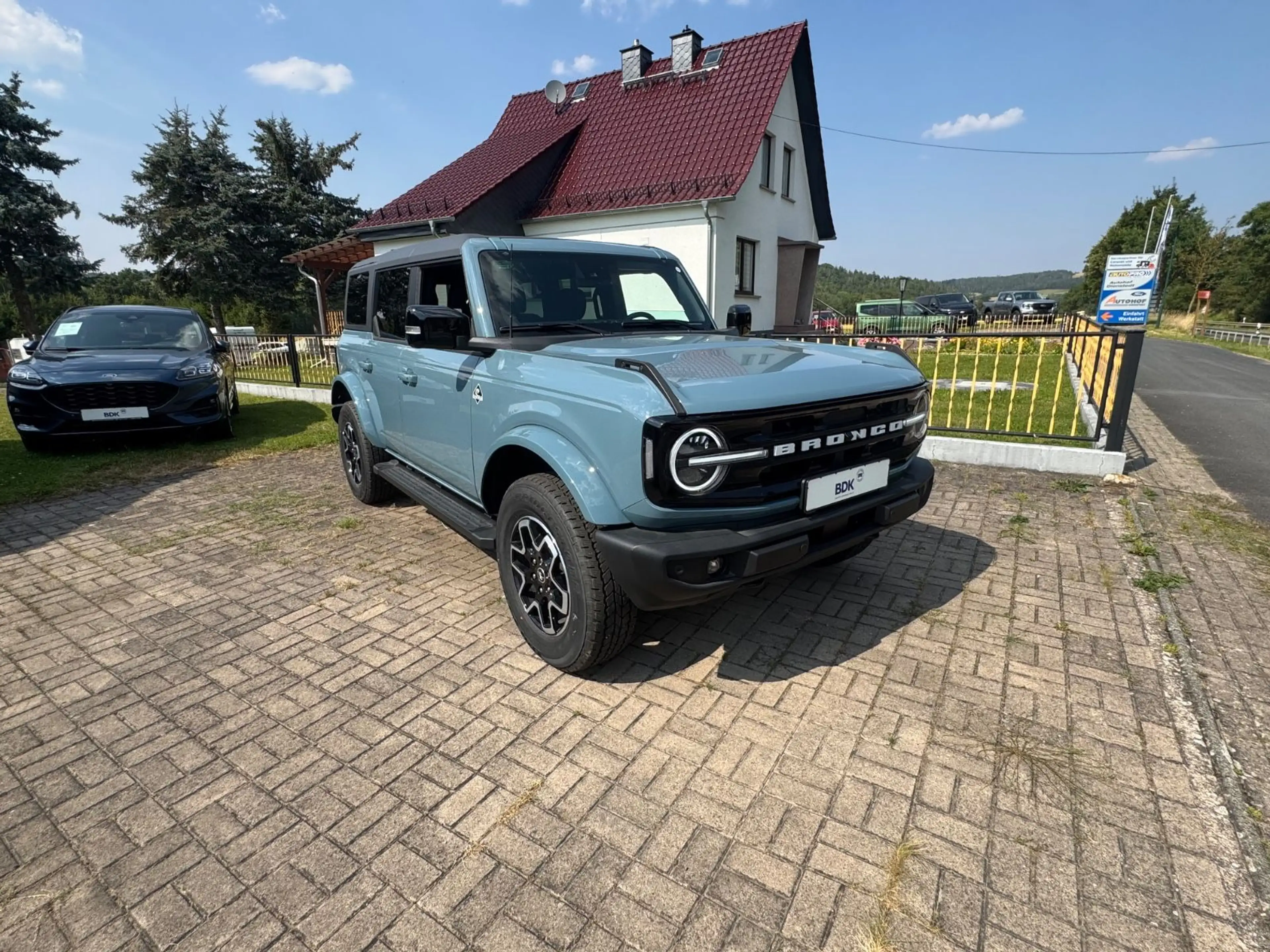 Ford Bronco Outer Banks 4x4 — photo 2