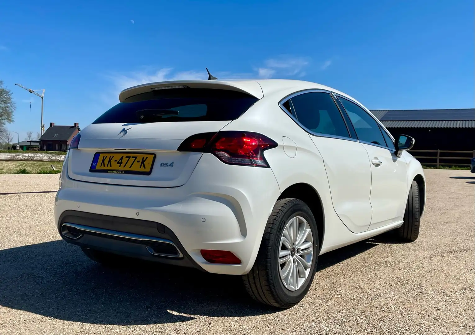 DS Automobiles DS 4 1.2 PureTech Chic Blanc - 2