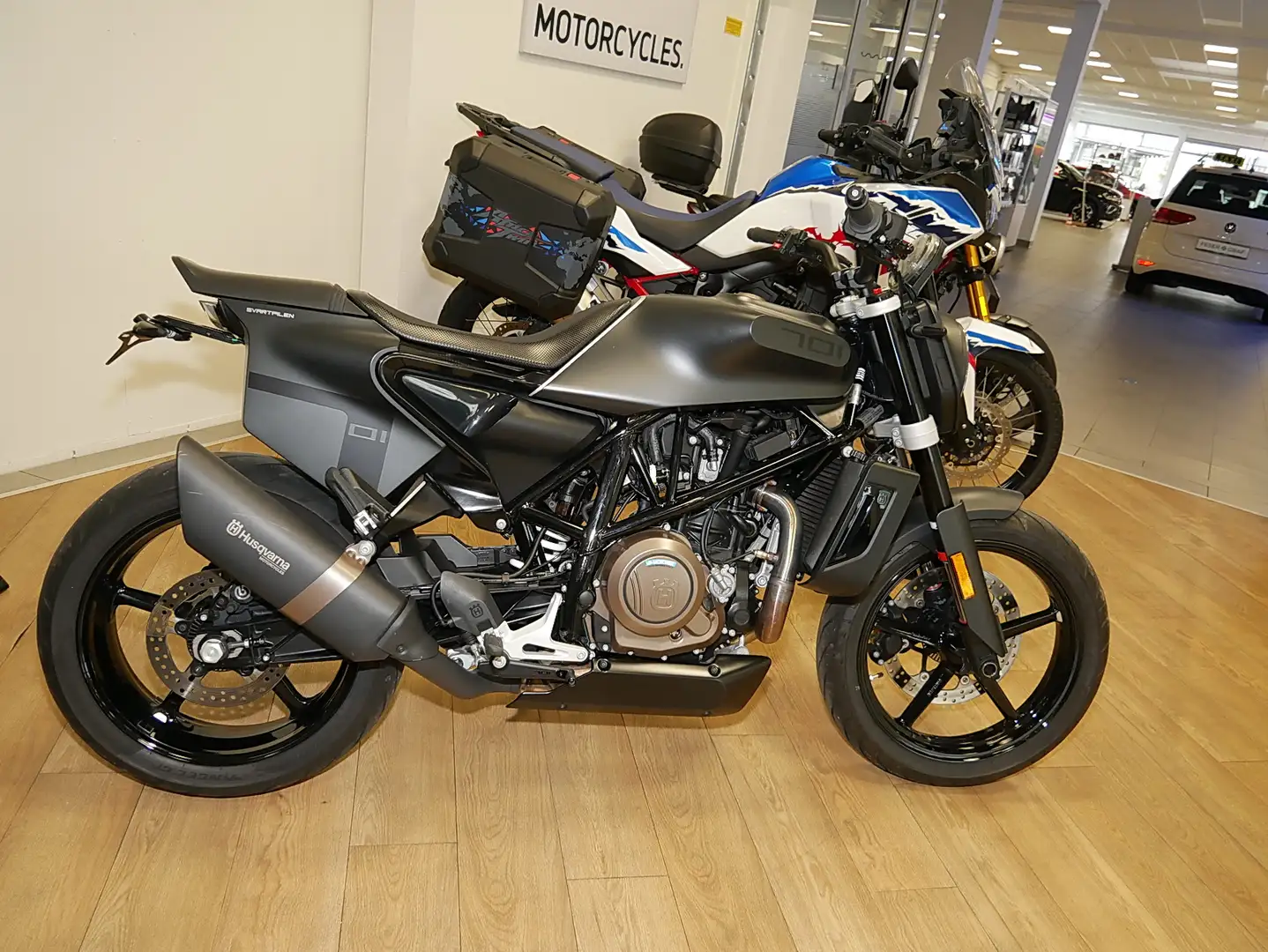 Husqvarna Svartpilen 701, Junge Gebrauchte Fekete - 2