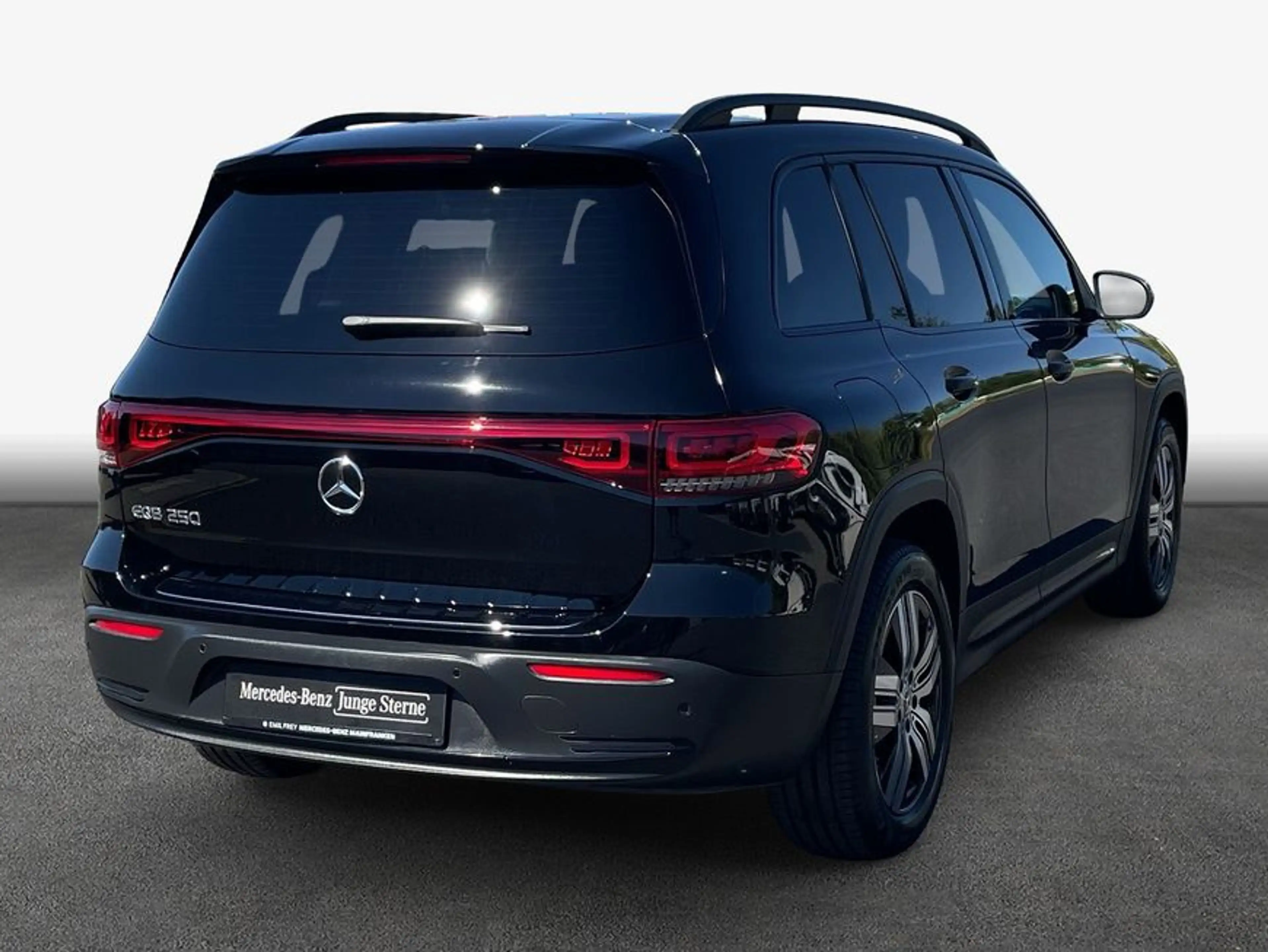 Mercedes-Benz EQB 250 EQB — photo 2