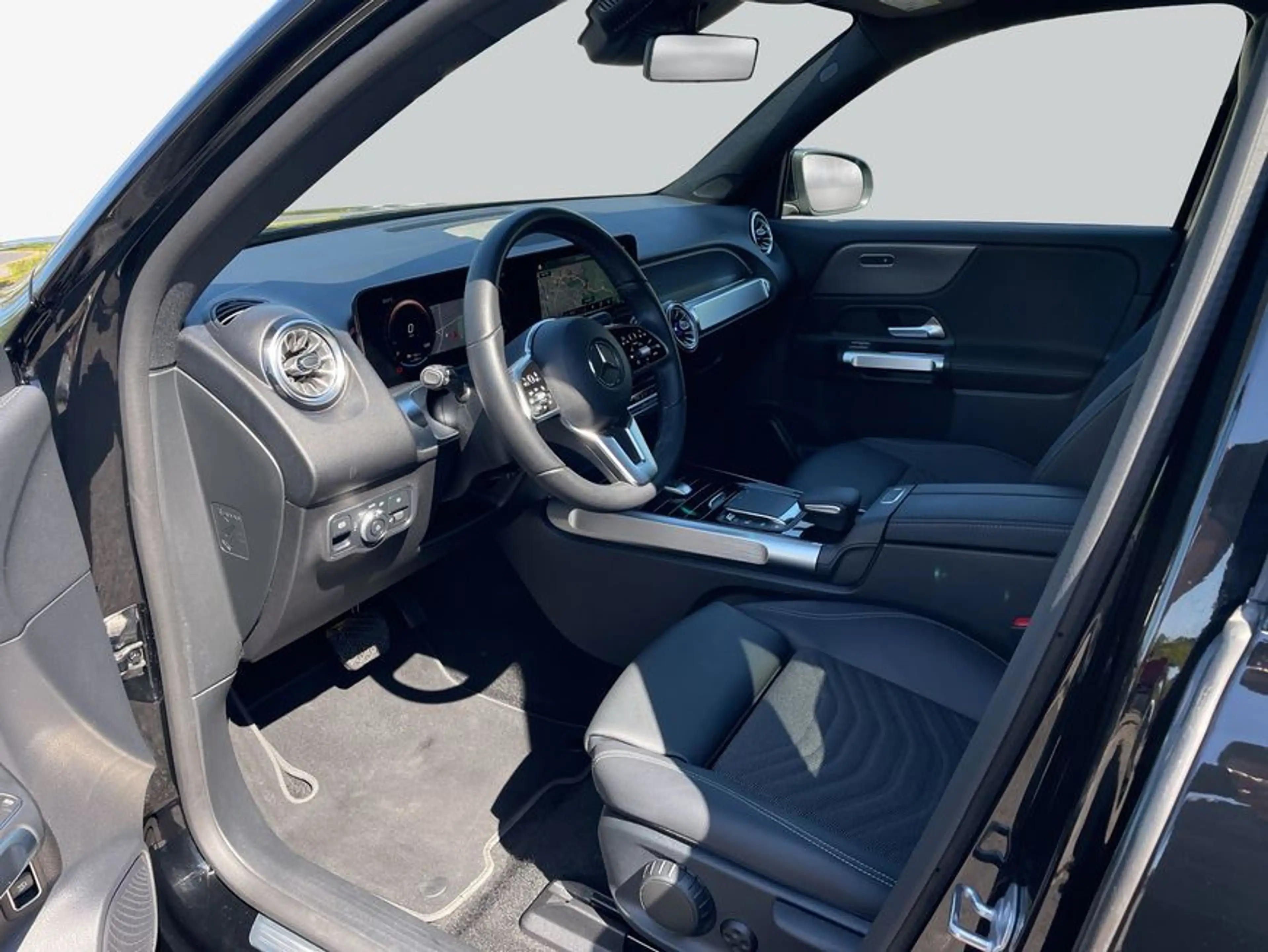 Mercedes-Benz EQB 250 EQB — photo 9