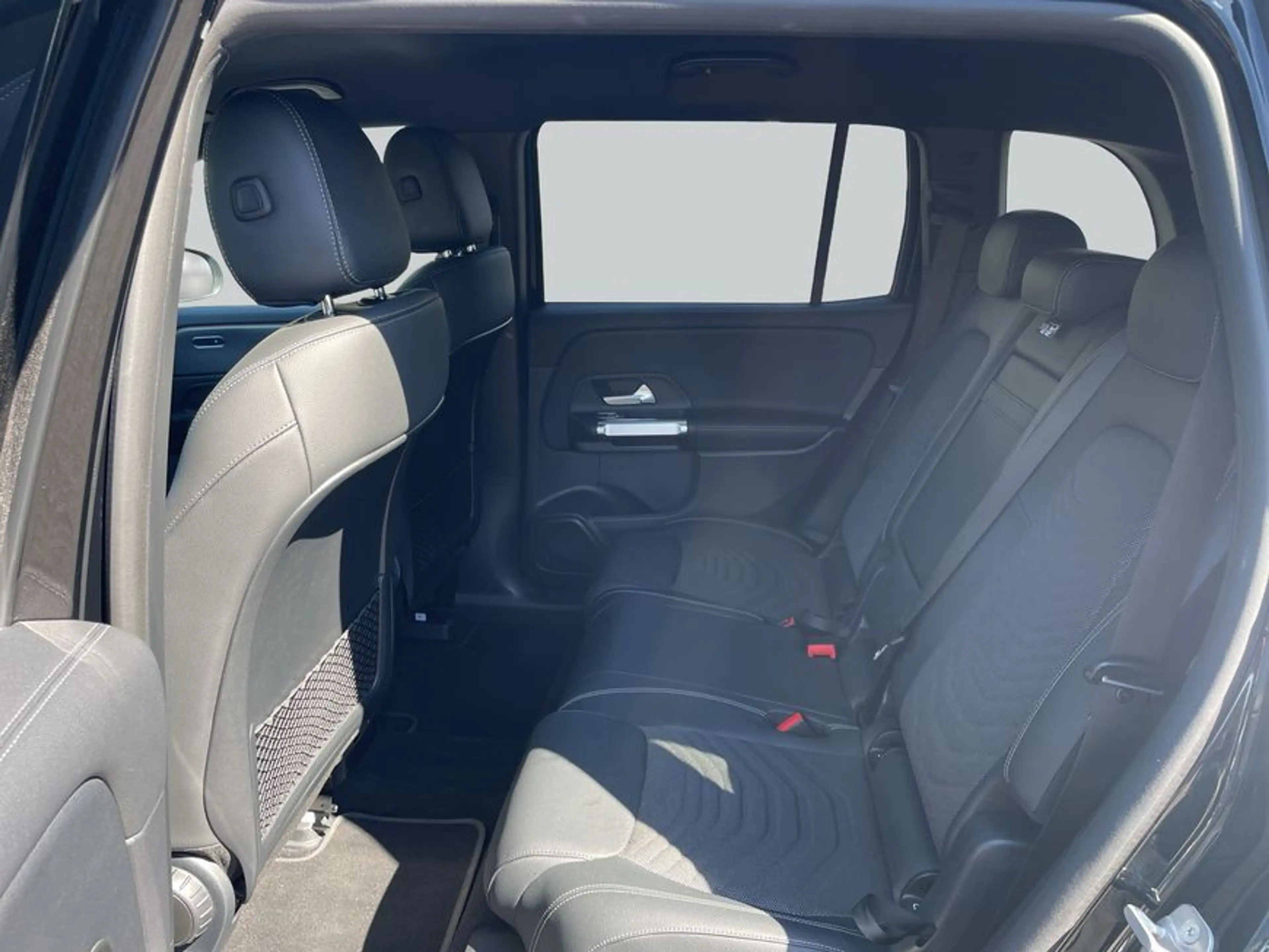 Mercedes-Benz EQB 250 EQB — photo 11