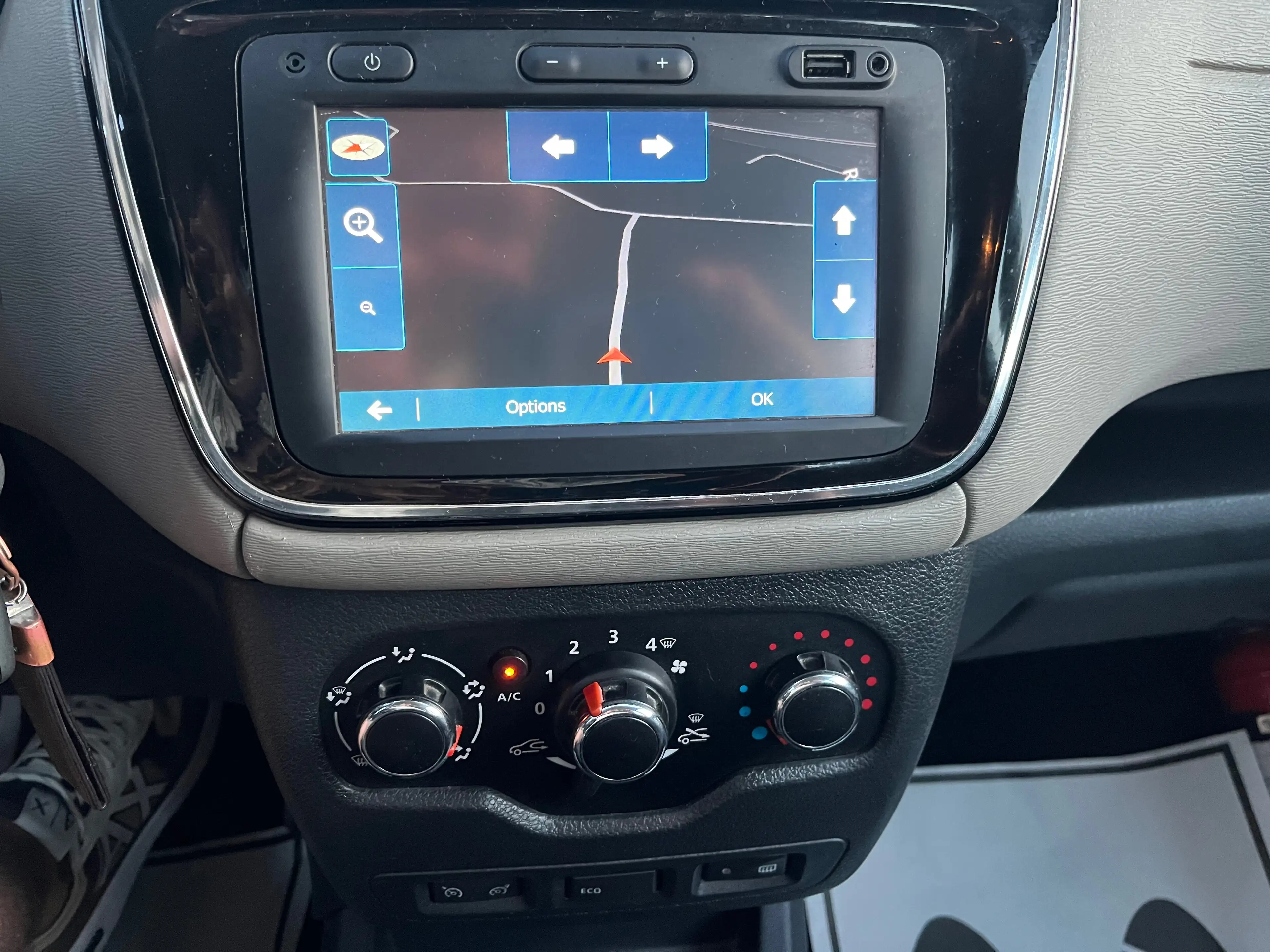 Dacia Lodgy Lodgy 1.2 TCe 7pl *1er propriétaire* — photo 11