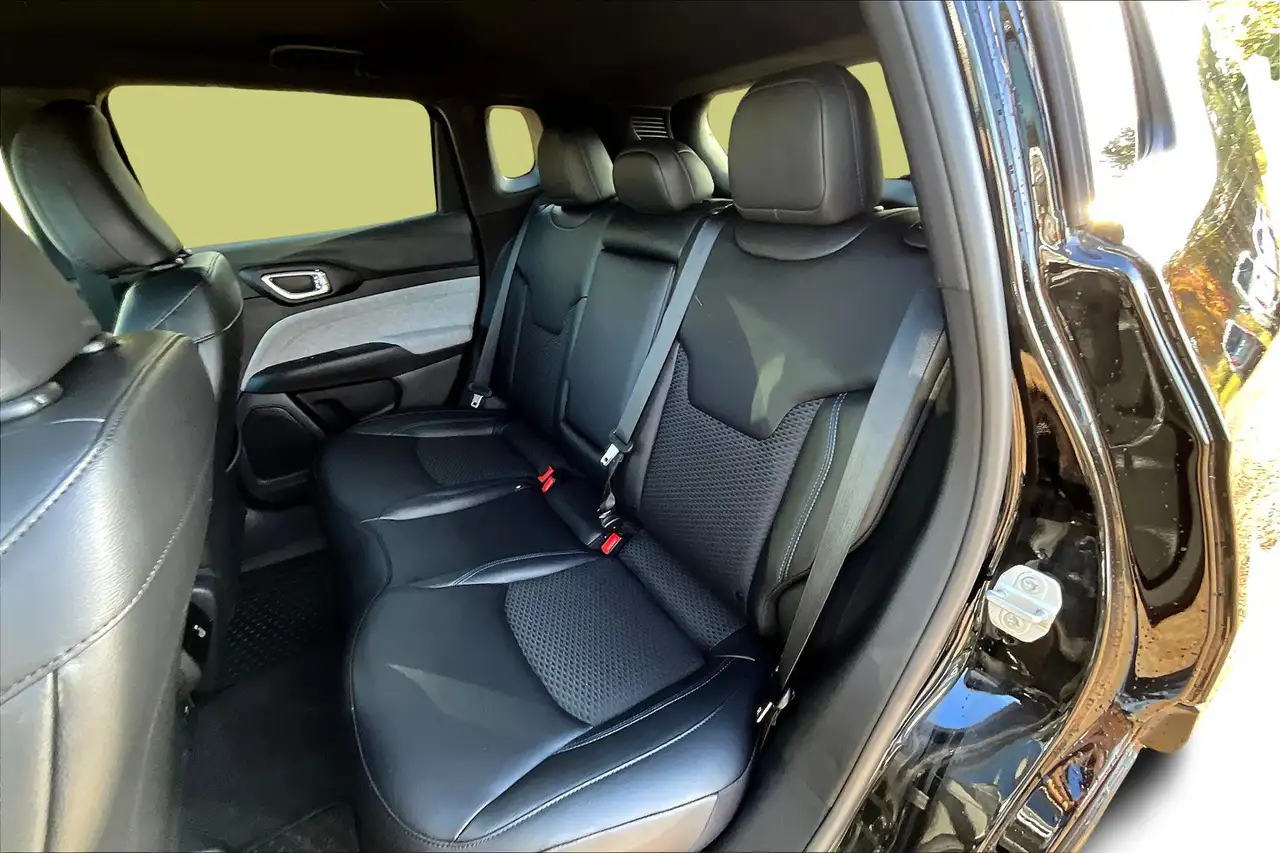 Jeep Compass photo Jeep Compass