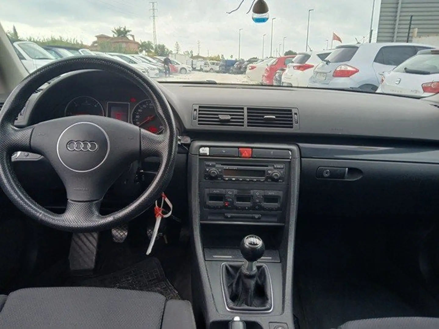 Audi A4 1.9 TDI seis velocidades Avant Negro - 2