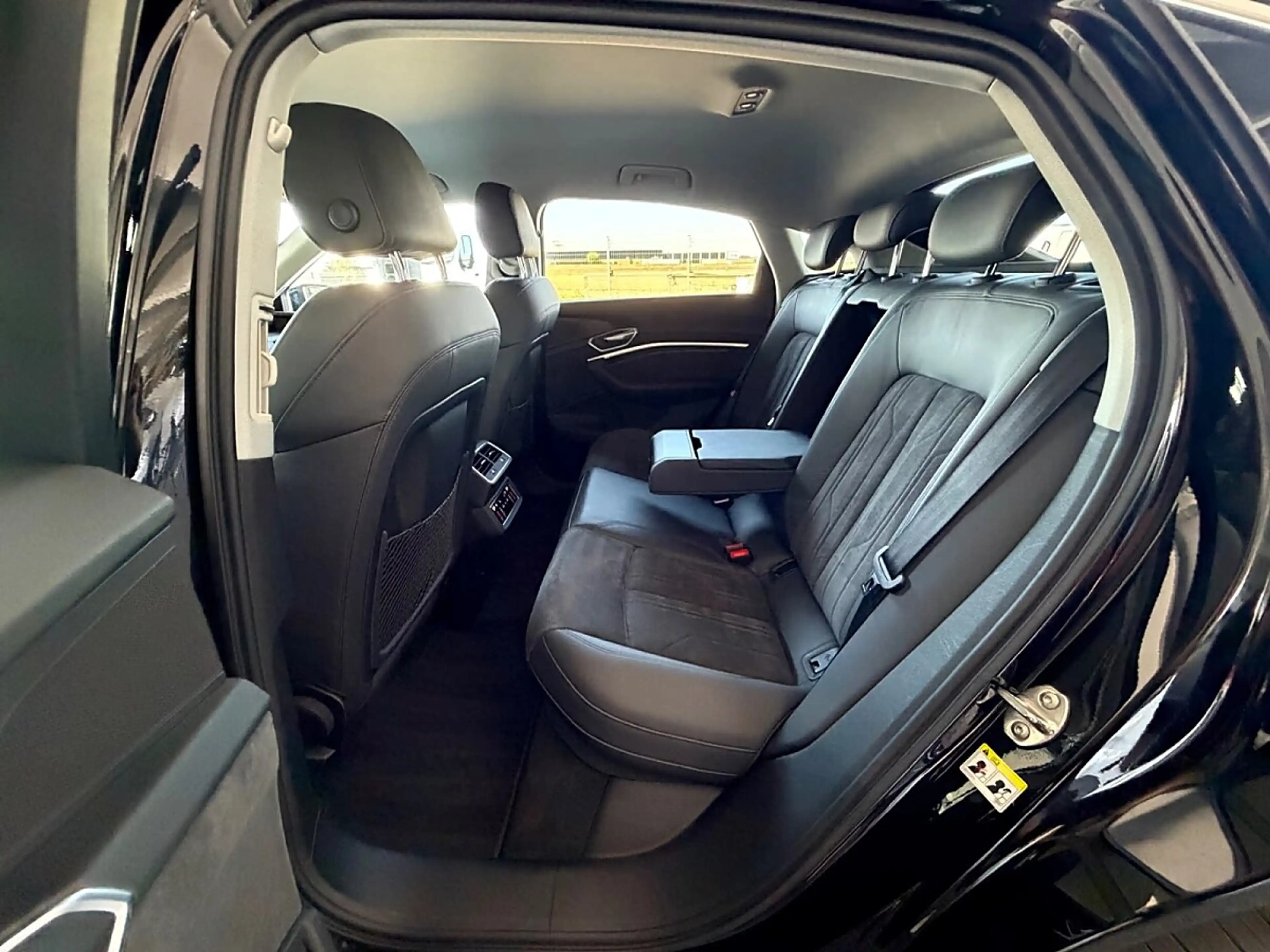 Audi e-tron SB 55 quattro*LEDER — photo 15