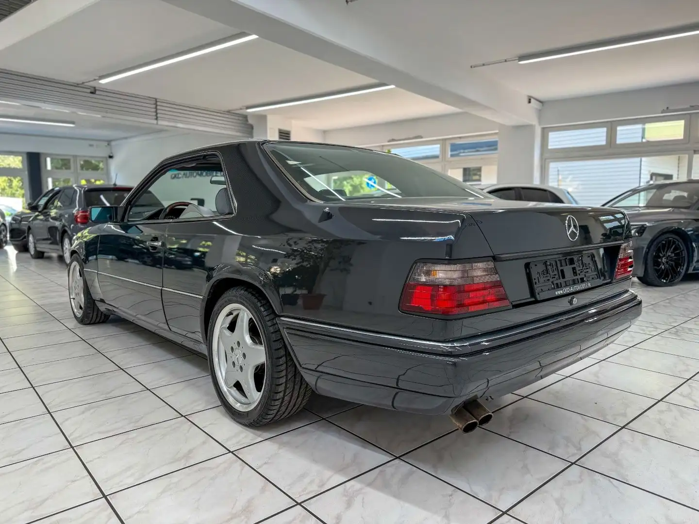 Mercedes-Benz 320 CE*W124*Automatik*H-Zulassung*Schiebedach* Noir - 2