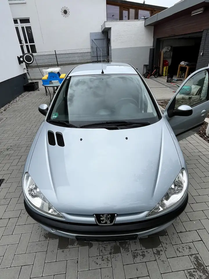 Peugeot 206