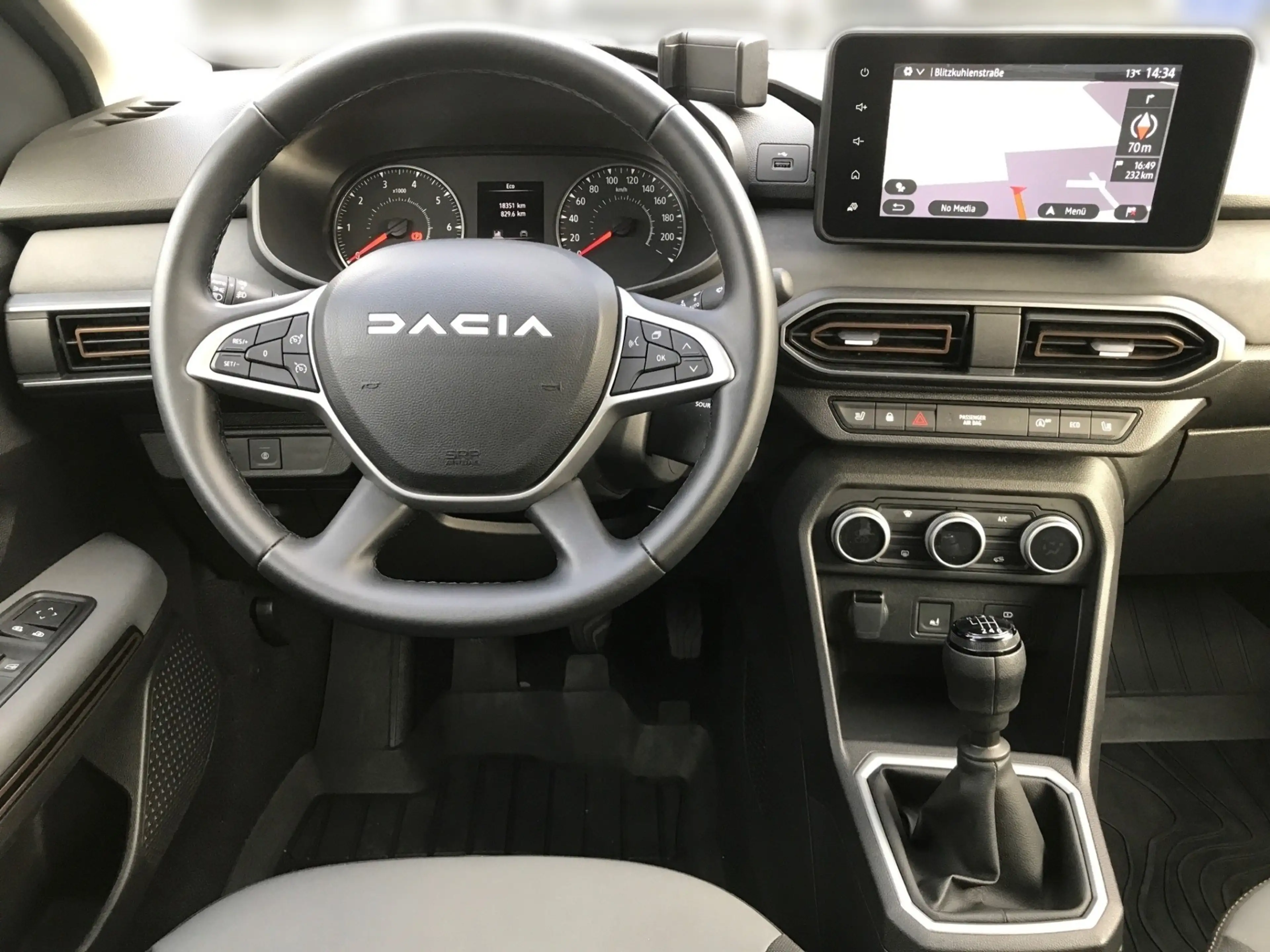 Dacia Jogger TCe 110 Extreme+ *KLIMA*NAVI*7-Sitzer* — photo 8