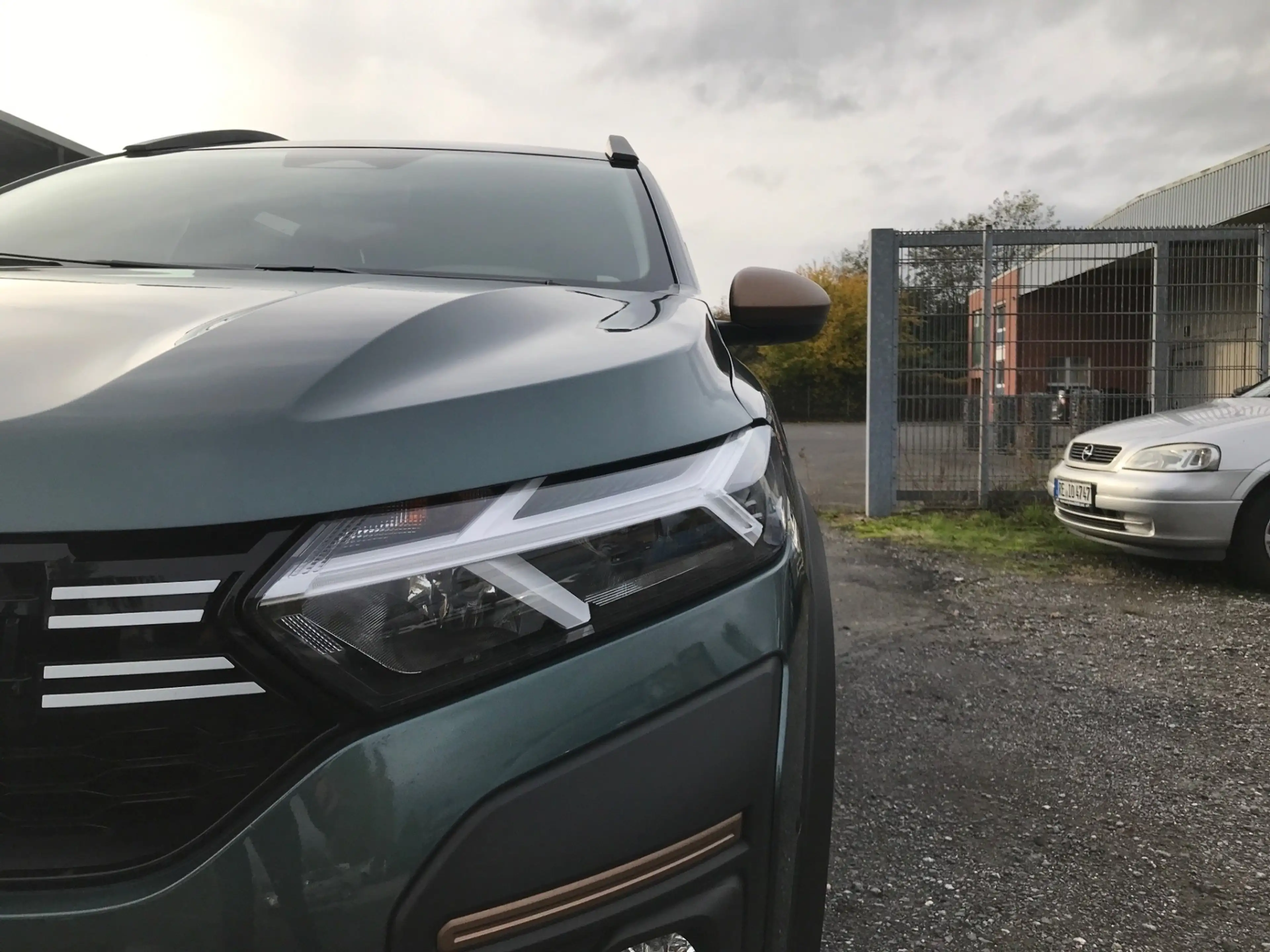 Dacia Jogger TCe 110 Extreme+ *KLIMA*NAVI*7-Sitzer* — photo 3