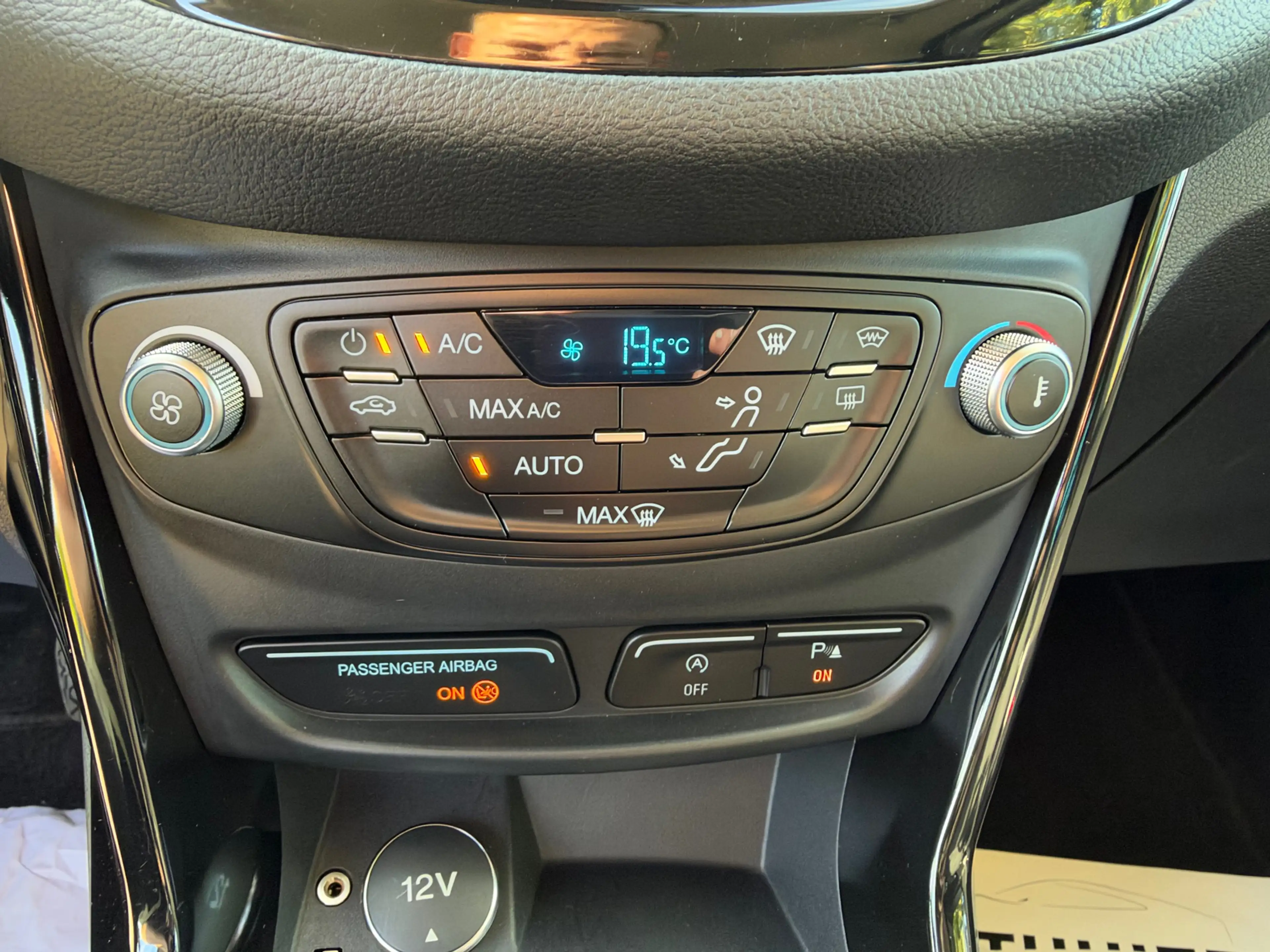Ford B-Max 1.0 EcoBoost Titanium — photo 25