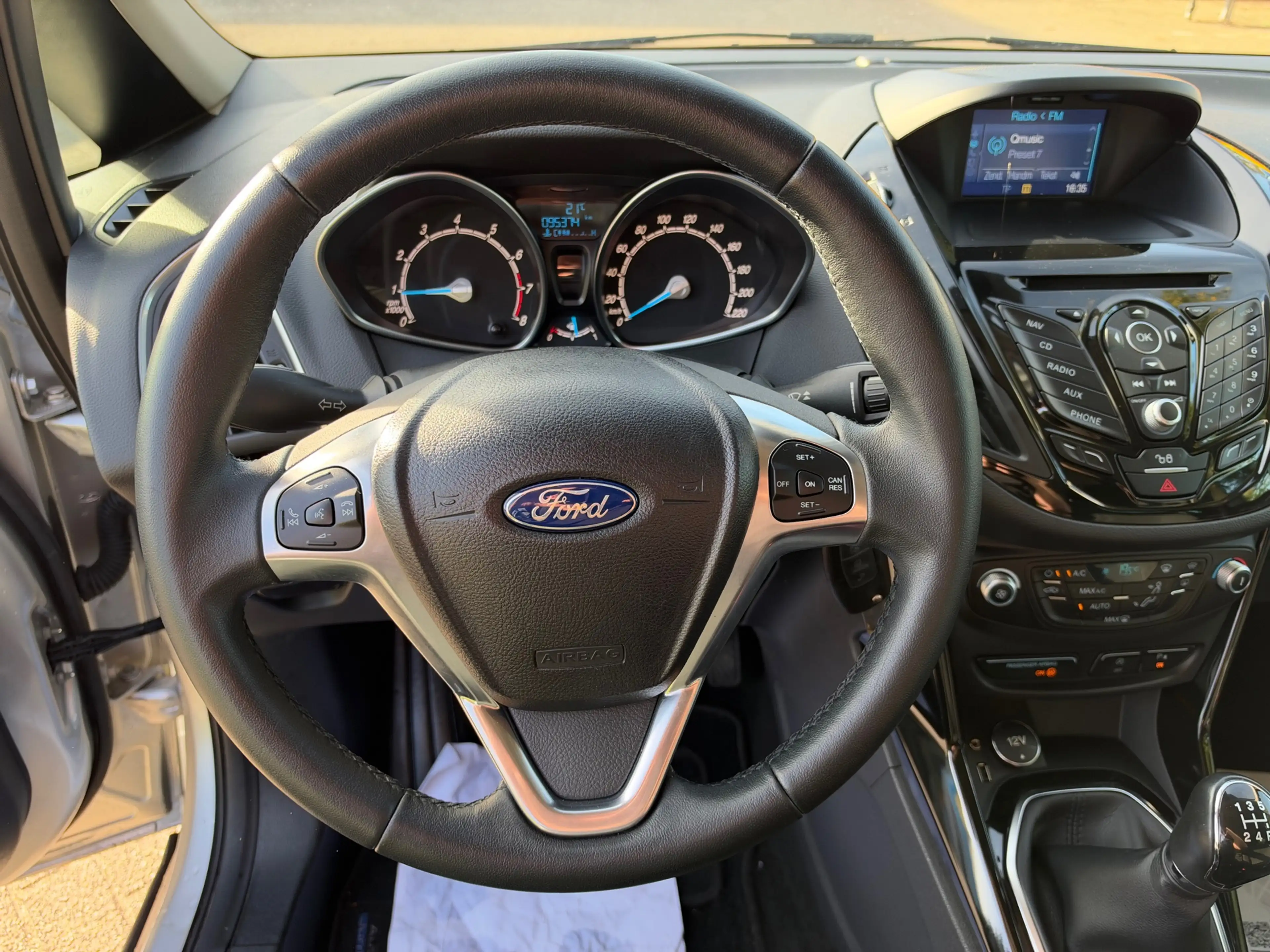 Ford B-Max 1.0 EcoBoost Titanium — photo 18