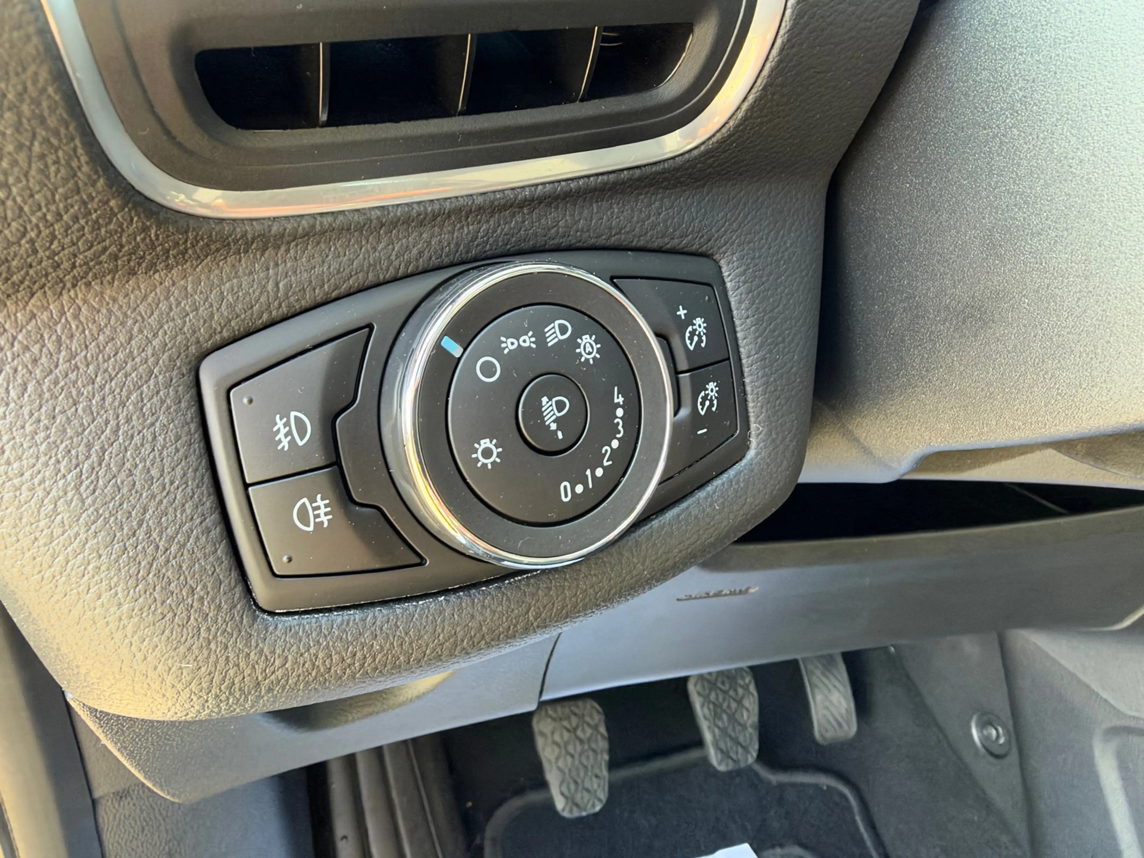 Ford B-Max 1.0 EcoBoost Titanium — photo 17