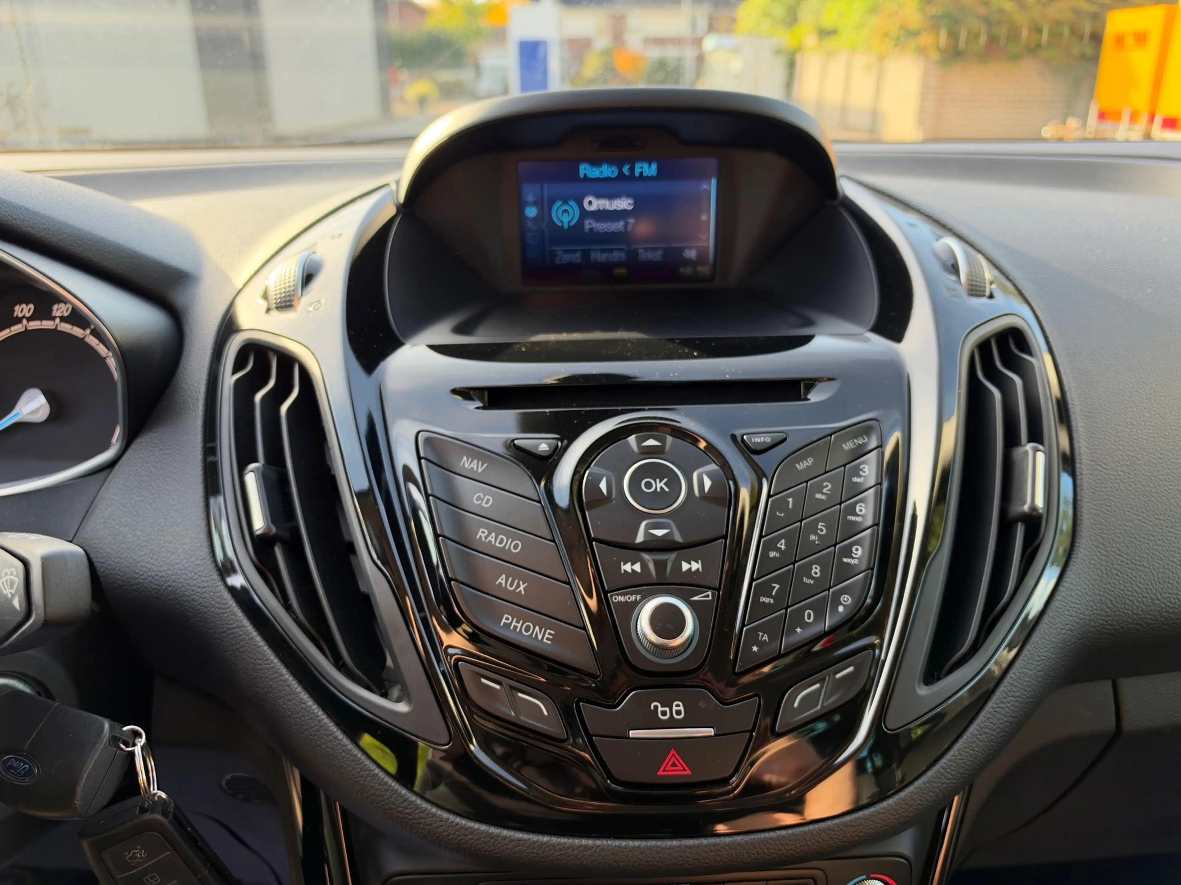 Ford B-Max 1.0 EcoBoost Titanium — photo 23