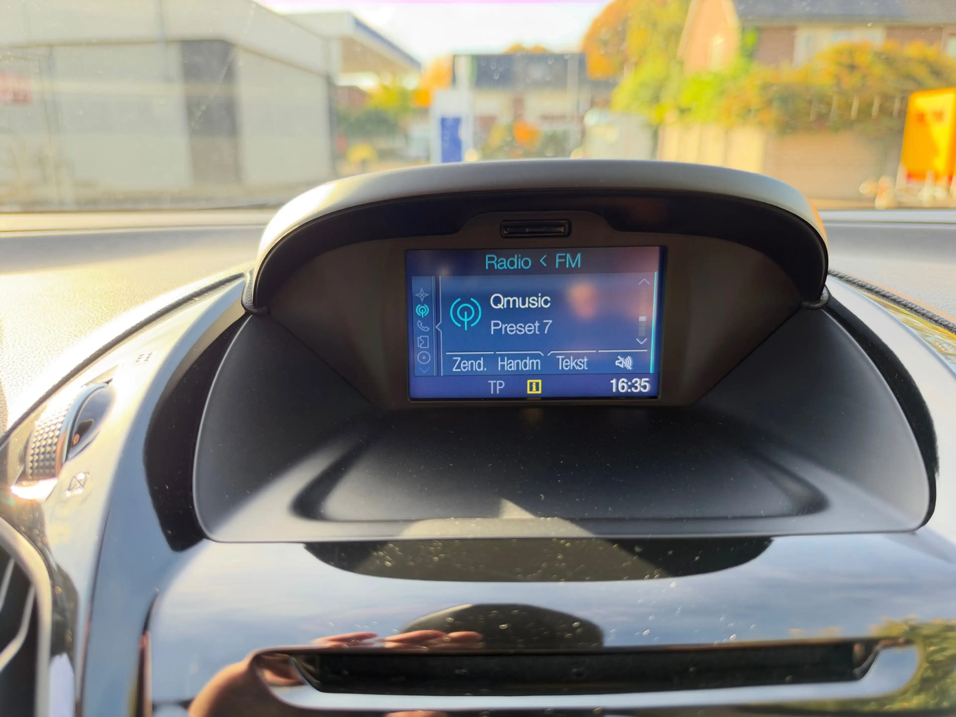 Ford B-Max 1.0 EcoBoost Titanium — photo 24