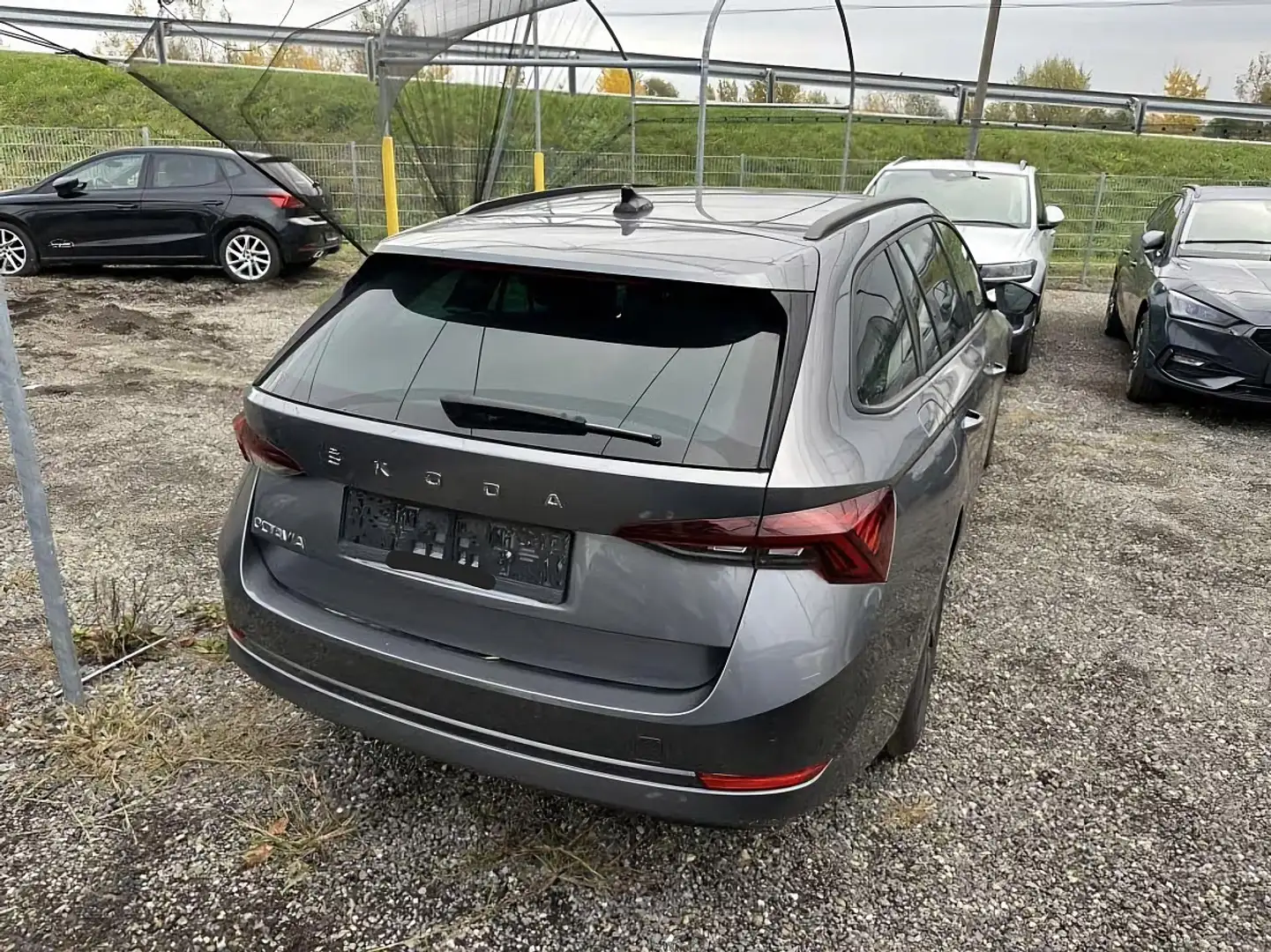 Skoda Octavia Combi 2,0 TDI DSG Sport-Paket Mod 23 !! Grau - 1