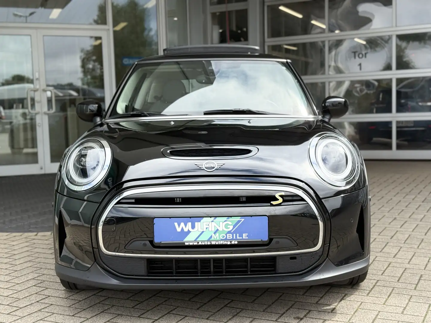 MINI Cooper SE Classic Trim Ambiente Tempom. LED Pano Schwarz - 2