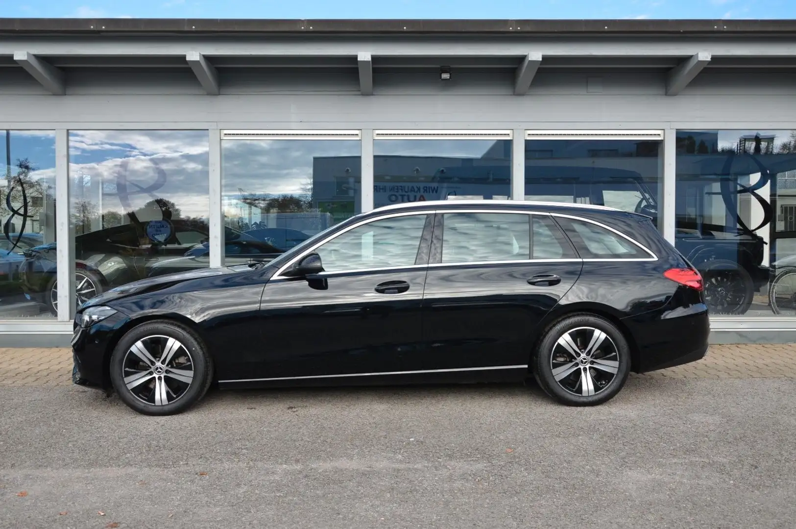 Mercedes-Benz C 200 d T Avantgarde*9G-AUTOMATIK*BUSSINES*CAM* Schwarz - 2