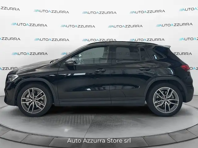 Mercedes-Benz Gla Class view 2