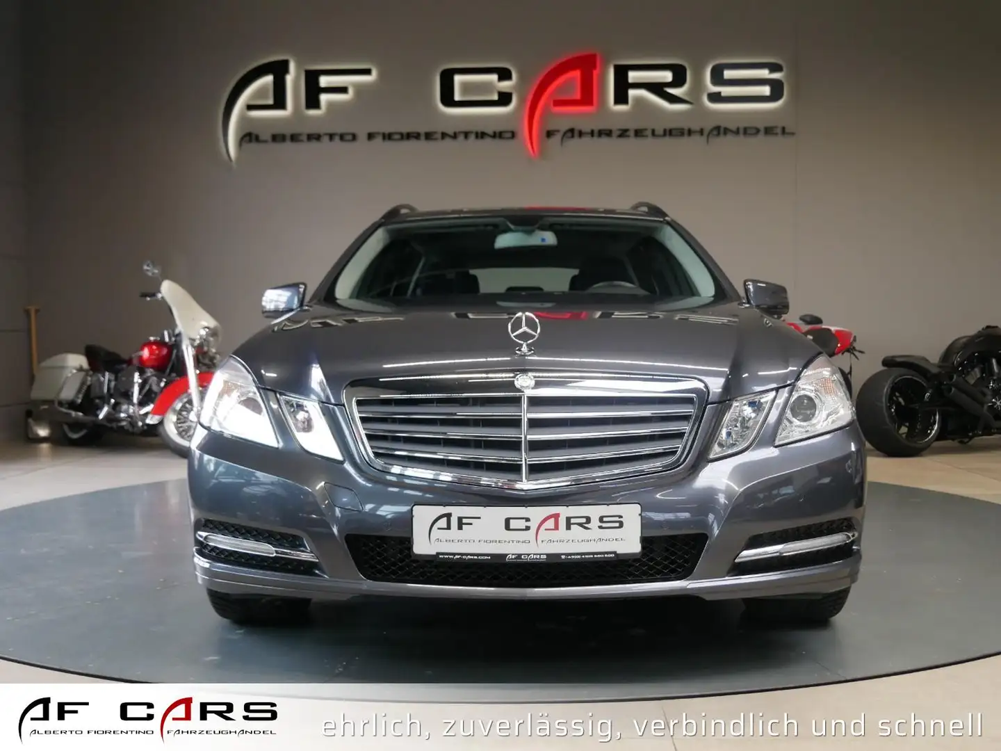 Mercedes-Benz E 200 CGI BlueEfficiency BE 7-G Tenoritgrau 18'' Grau - 2