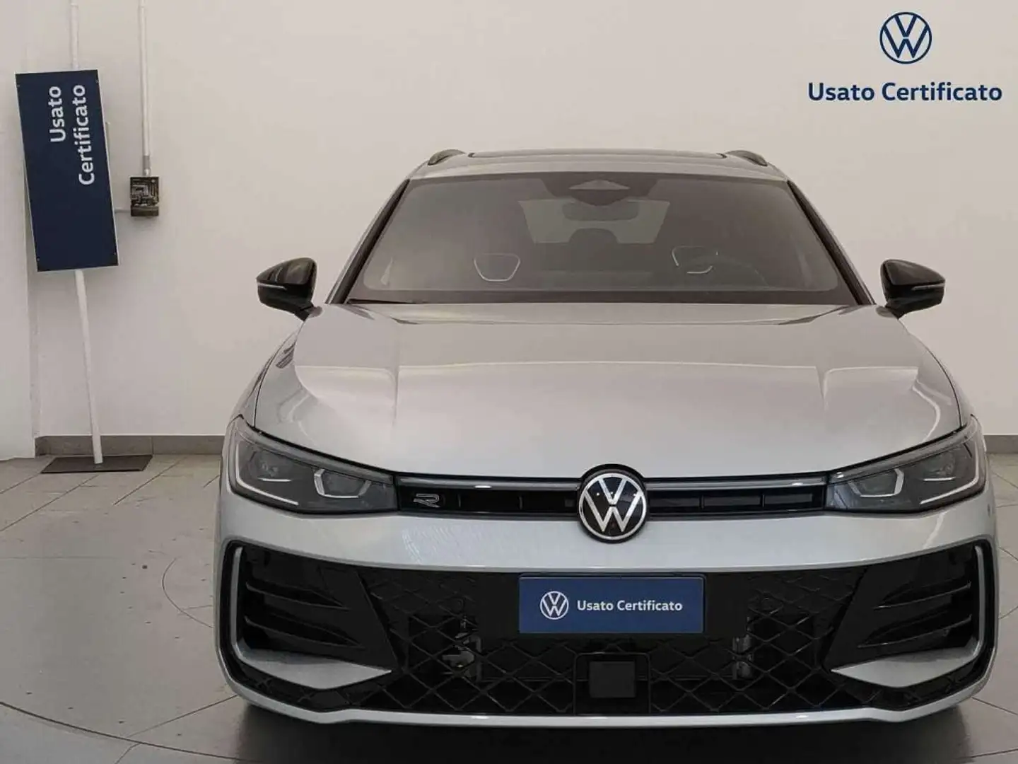 Volkswagen Passat 9ª serie 1.5 eTSI 150 CV ACT DSG R-Line Stříbrná - 2