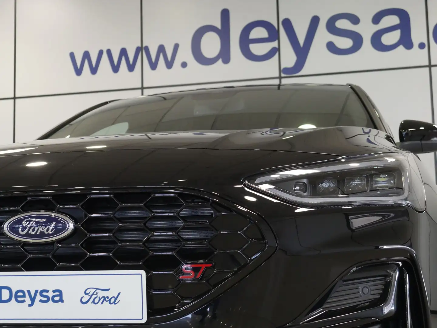 Ford Focus 2.3 Ecoboost ST Zwart - 2