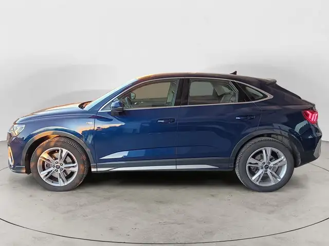 Audi Q3 view 2