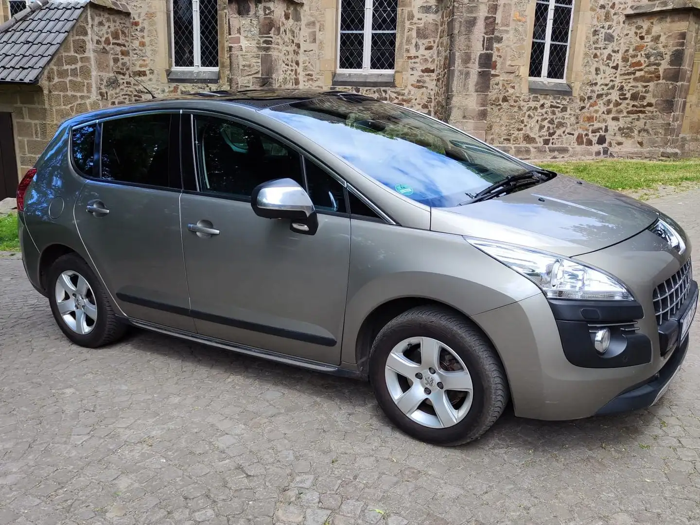 Peugeot 3008 3008 HDi FAP 110 Allure Grey - 2