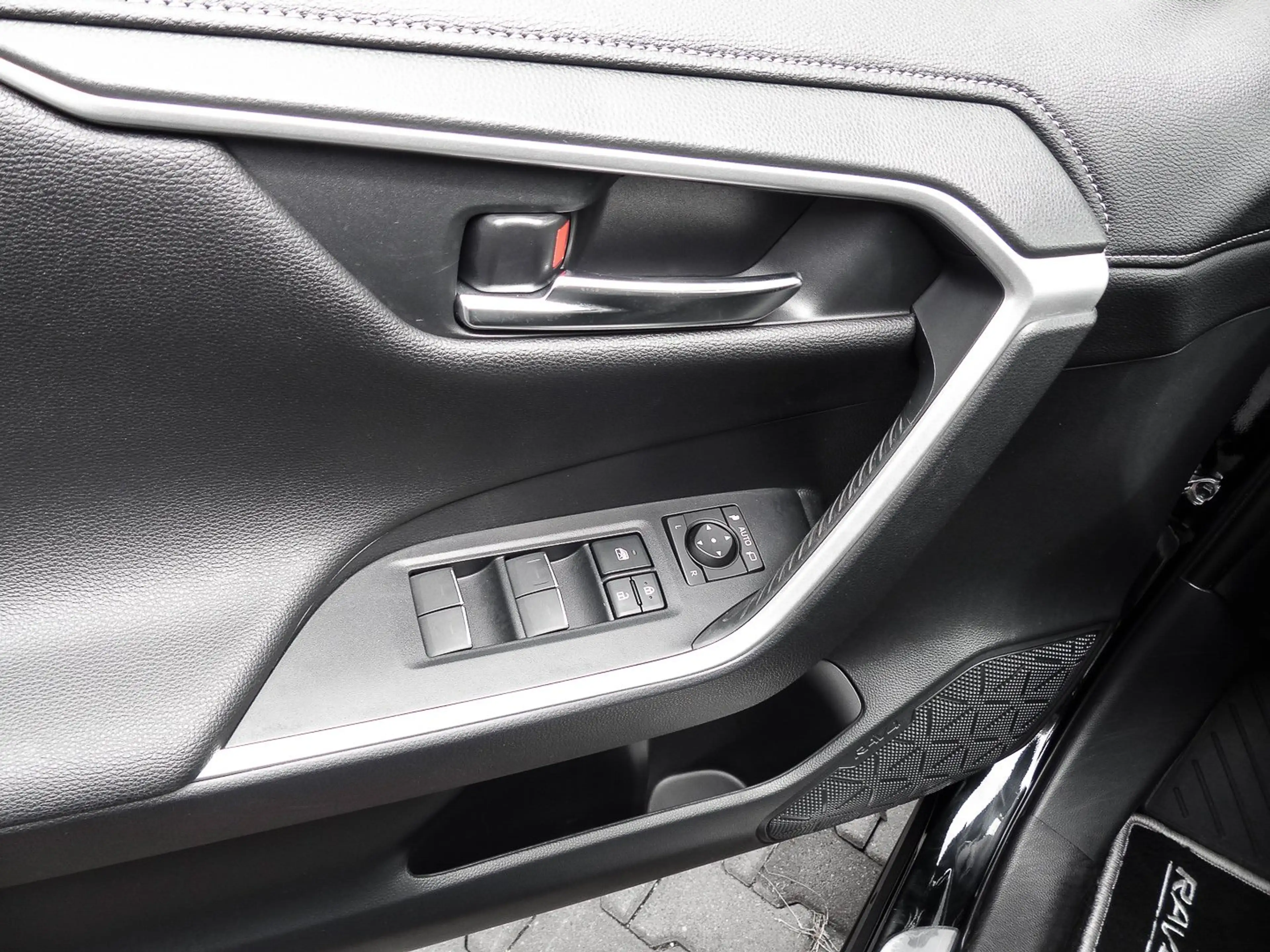 Toyota RAV 4 RAV4 2.5 Hybrid Kamera, el. Heckkl. — photo 14