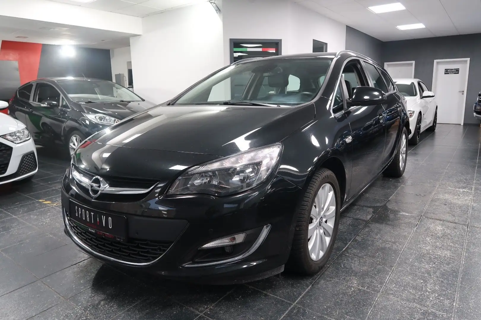 Opel Astra J Sports Tourer Exklusiv*Ahk*Led*Navi*Shz* Schwarz - 1