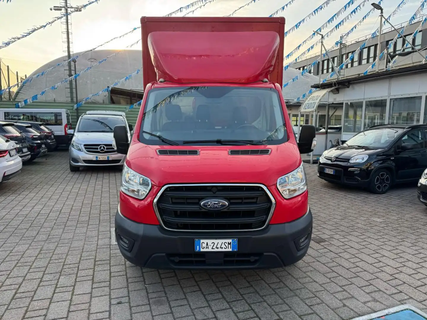 Ford Transit 350 2.0TDCi 130CV Trend Furgonato Boxato Centinato Rouge - 1