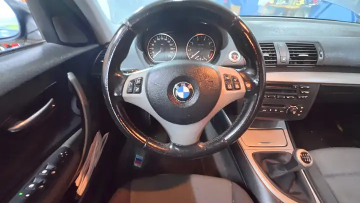 BMW Serie 1 118 i 2006, foto 16