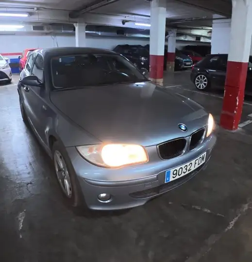 BMW Serie 1 118 i 2006, foto 1