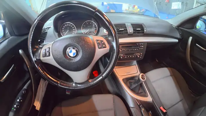 BMW Serie 1 118 i 2006, foto 12
