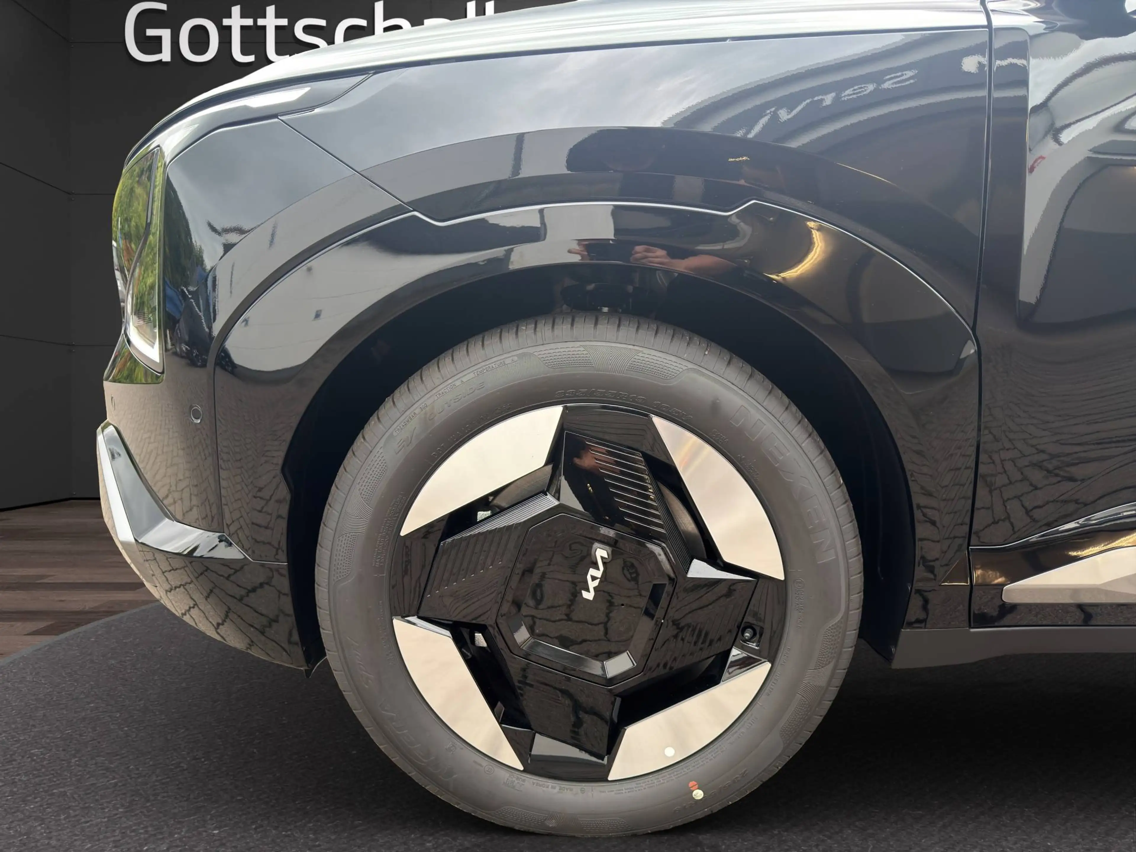 Kia EV5 EV5 2WD EARTH DRIVE — photo 8