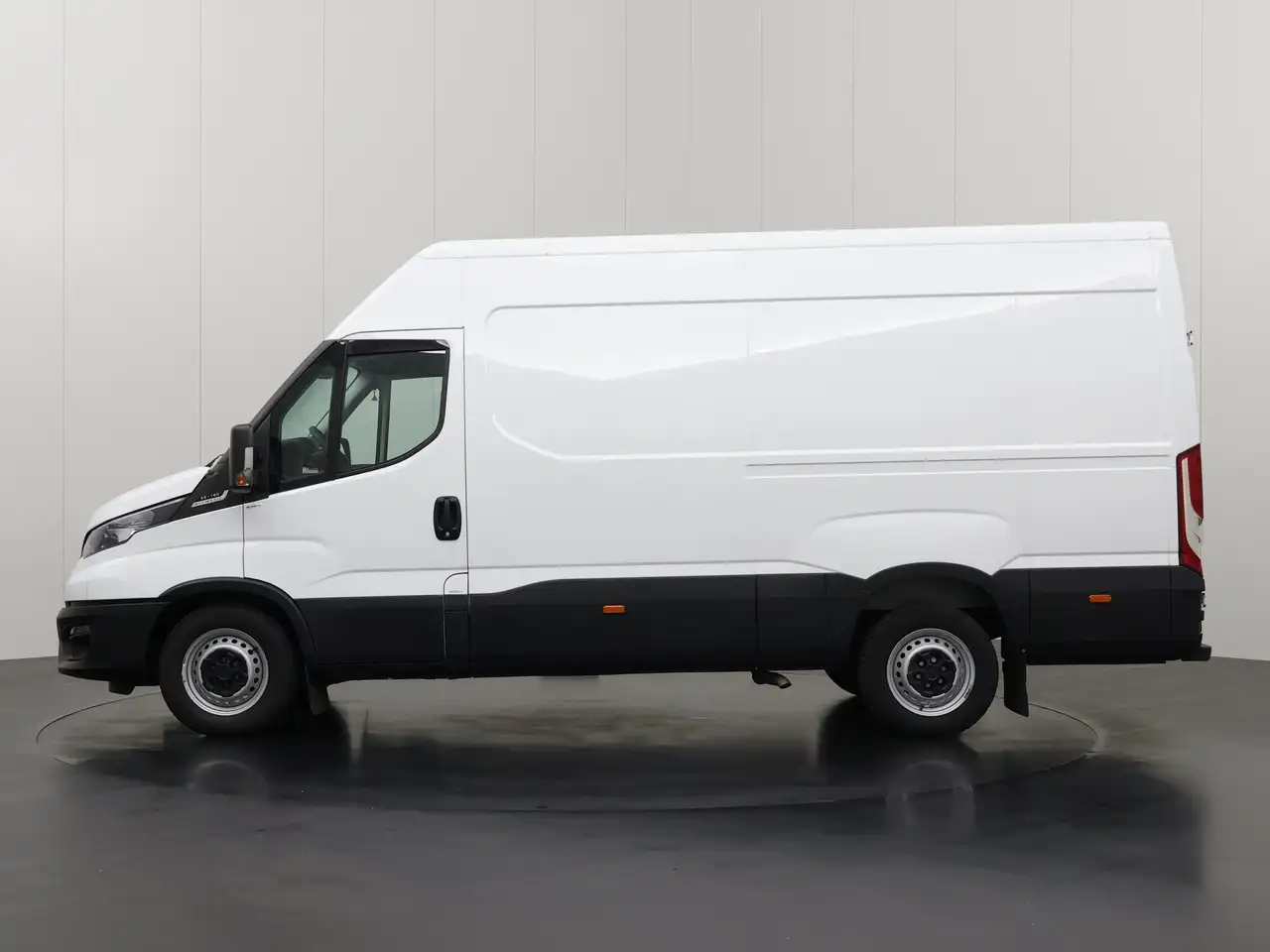 Iveco Daily 2024 — фото 12