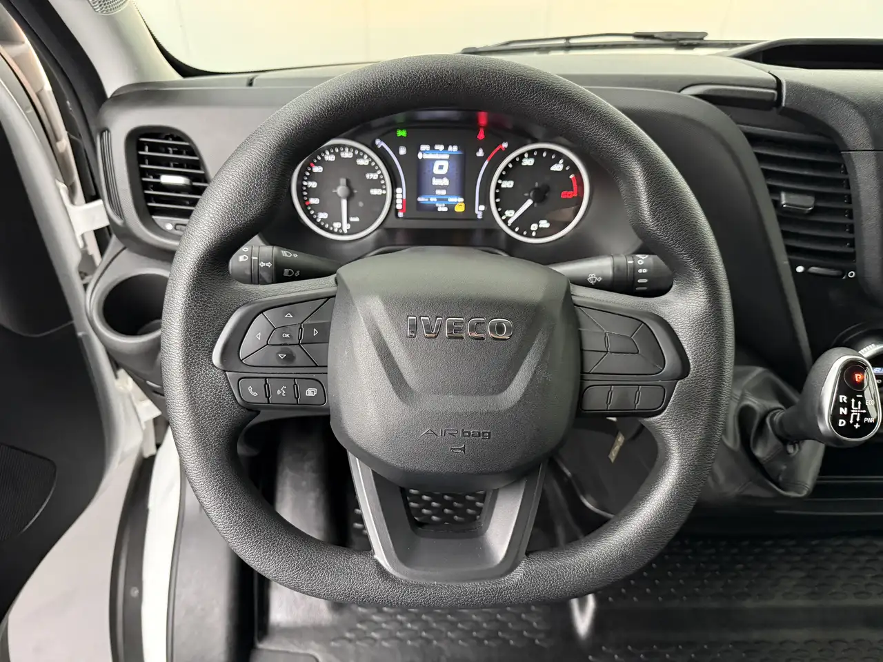 Iveco Daily 2024 — фото 14