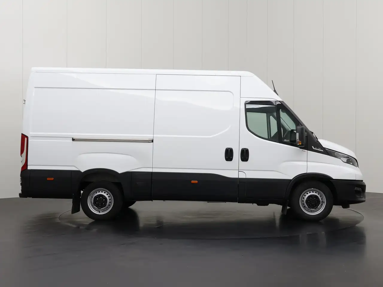 Iveco Daily 2024 — фото 13