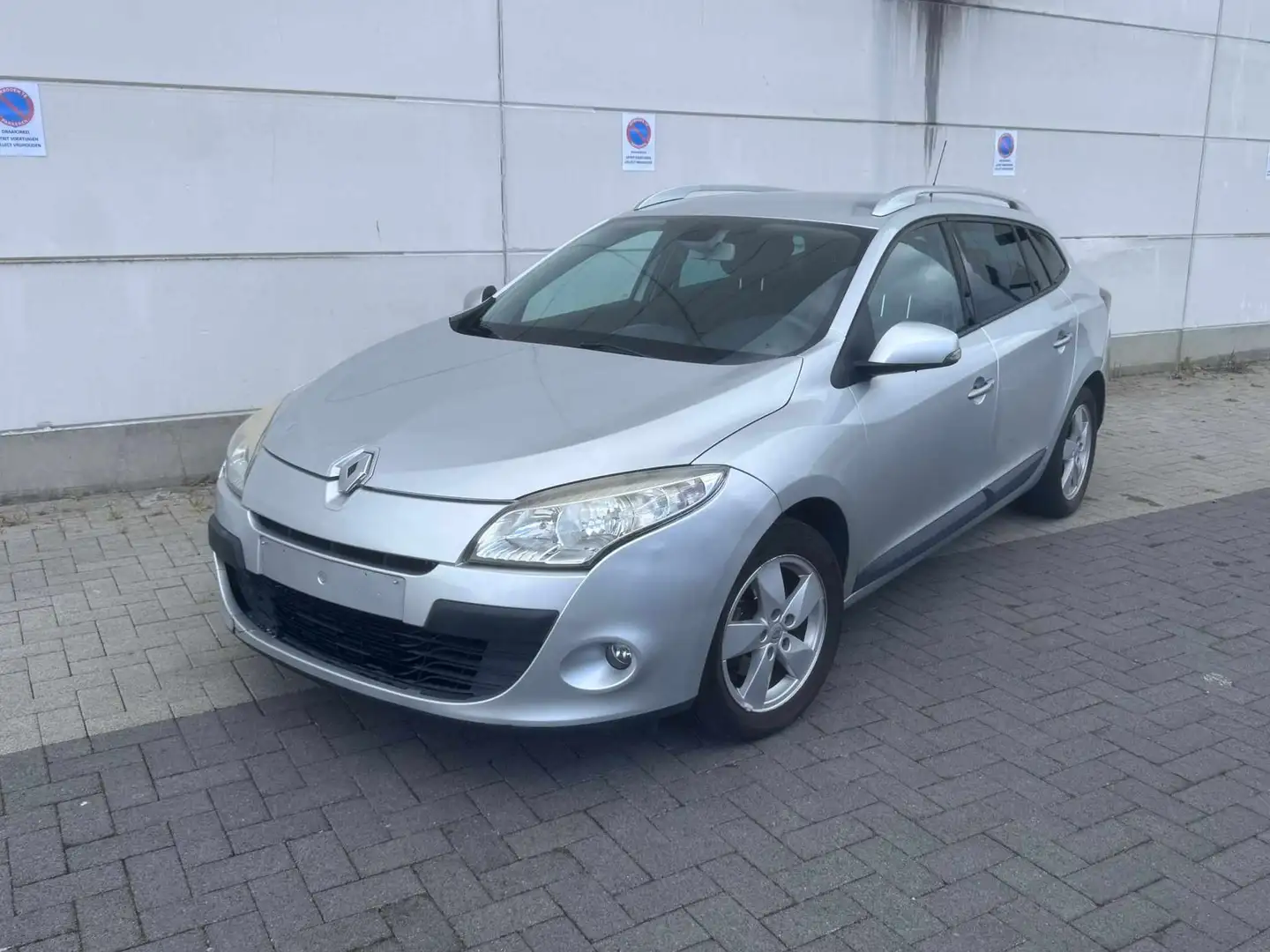 Renault Megane Megane 1.6 16V 100 Authentique Zilver - 1