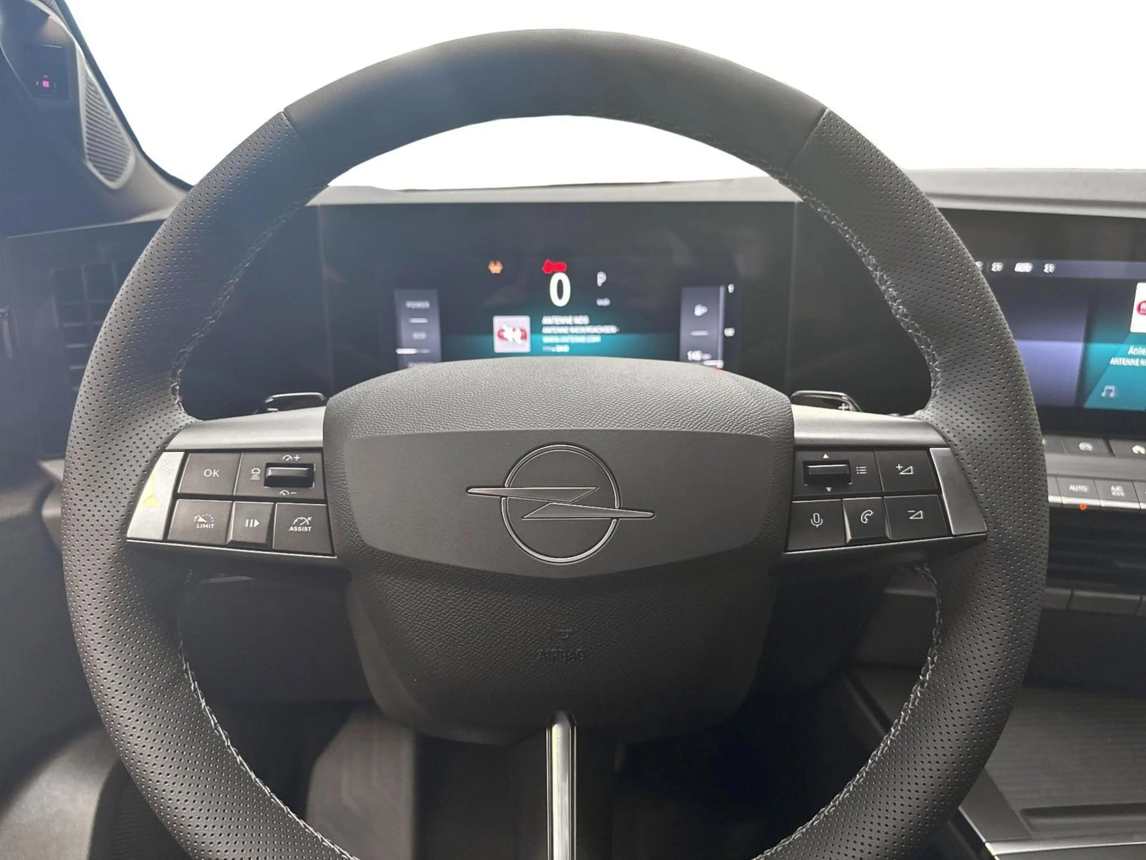 Opel Astra Sports Tourer GS Hybrid 145 PS AHK — photo 13