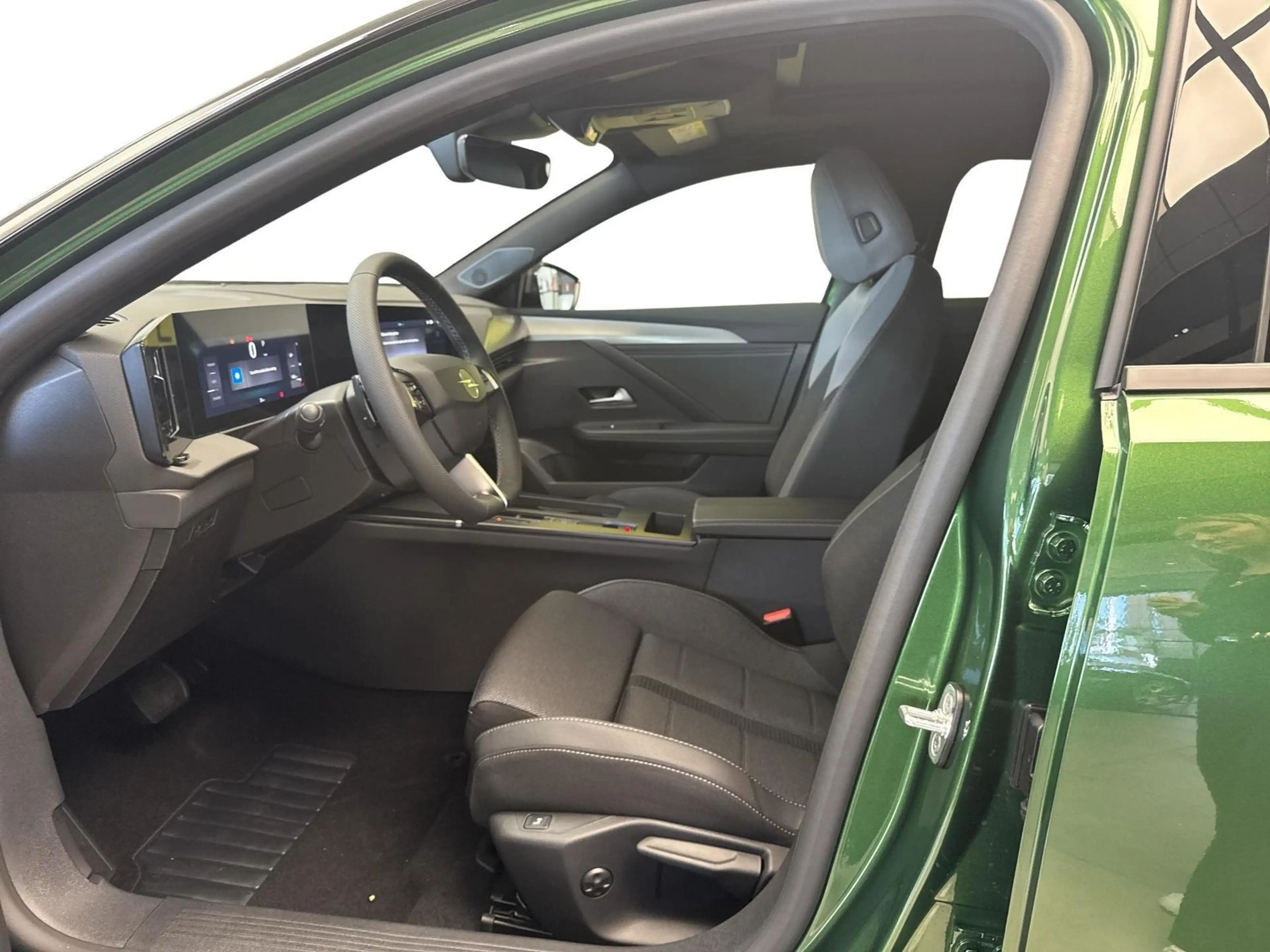 Opel Astra Sports Tourer GS Hybrid 145 PS AHK — photo 7