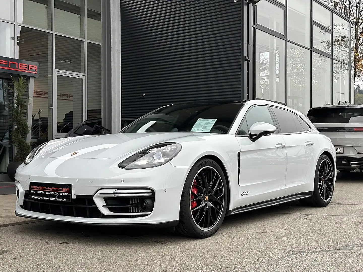 Porsche Panamera GTS Sport Turismo Aut. Blanc - 2