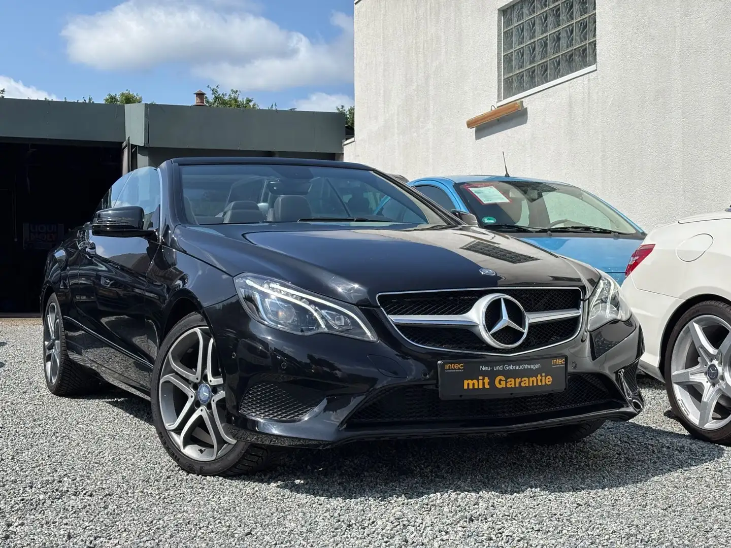 Mercedes-Benz E 200 Cabrio*Klima*SHZ*MFL*ILS*AMG-Line*PDC*LED Schwarz - 1