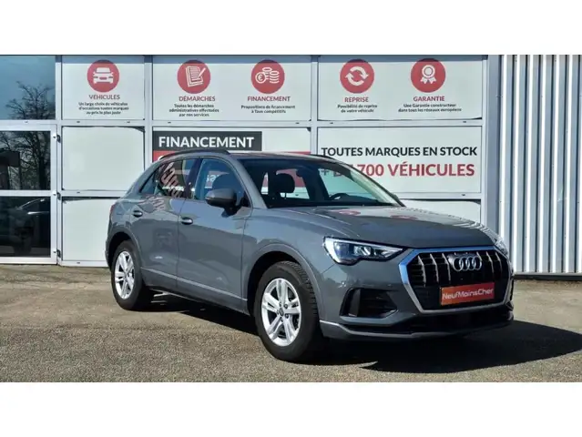 Audi Q3 main image