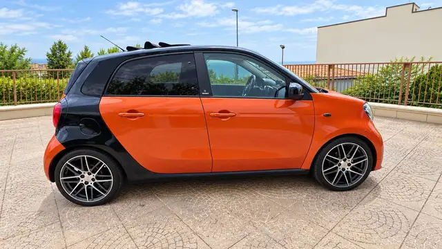 smart forFour Forfour II 2015 0.9 t Brabus Xclusive 109cv twinamic