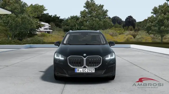 BMW 2 Series view 4